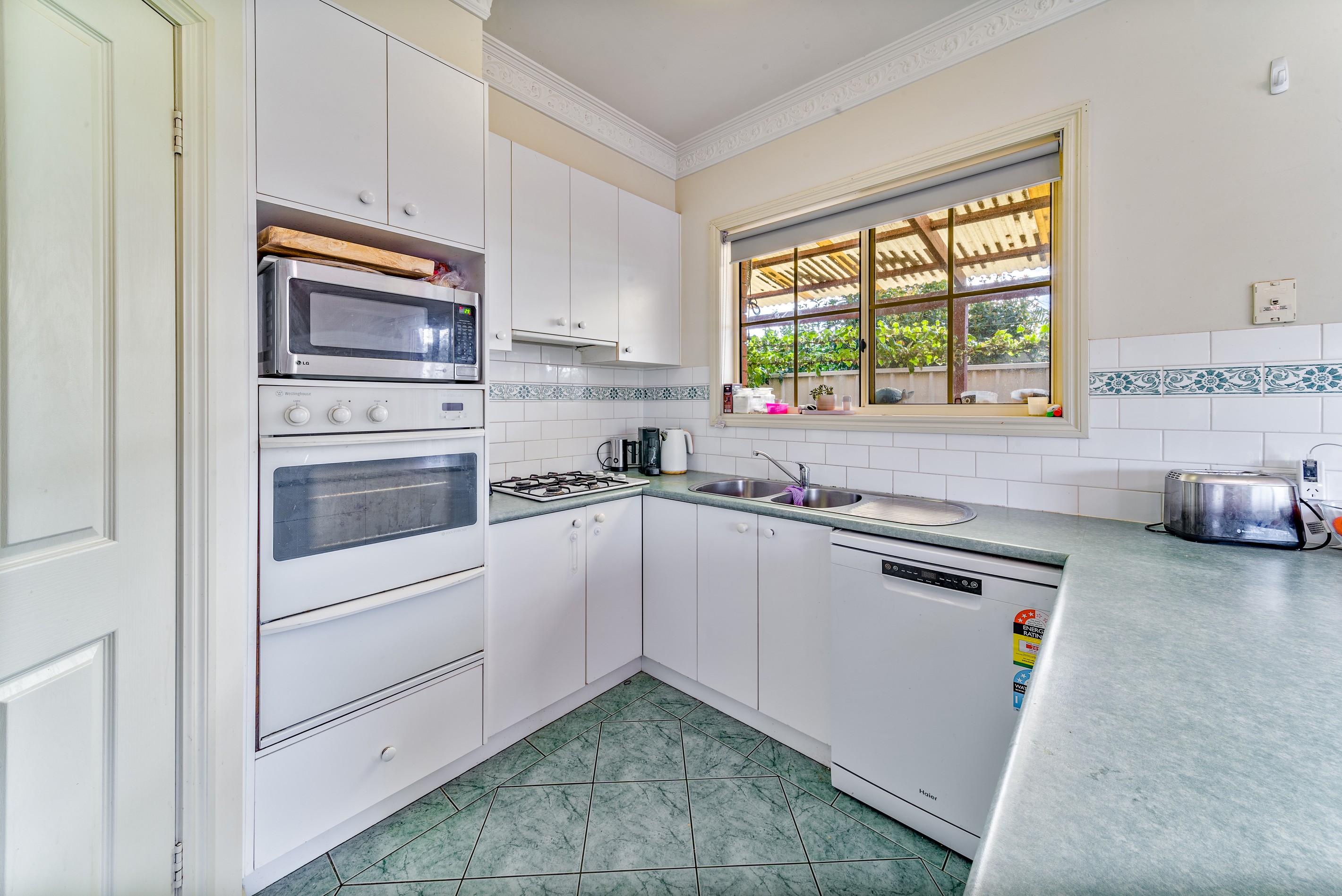 9 Kate Close, Kennington, VIC 3550
