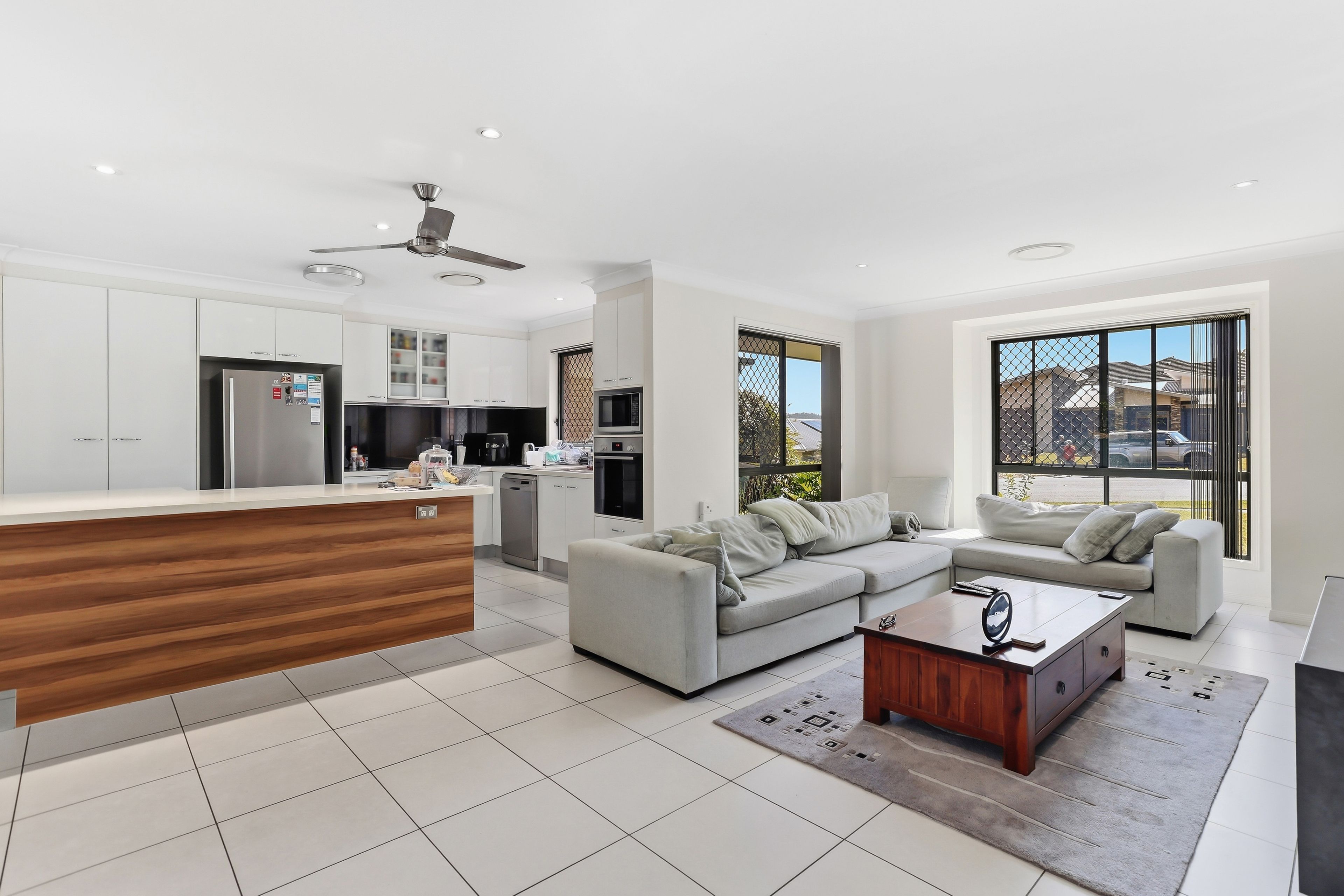 47 Gerard Street — photo 3 of 23