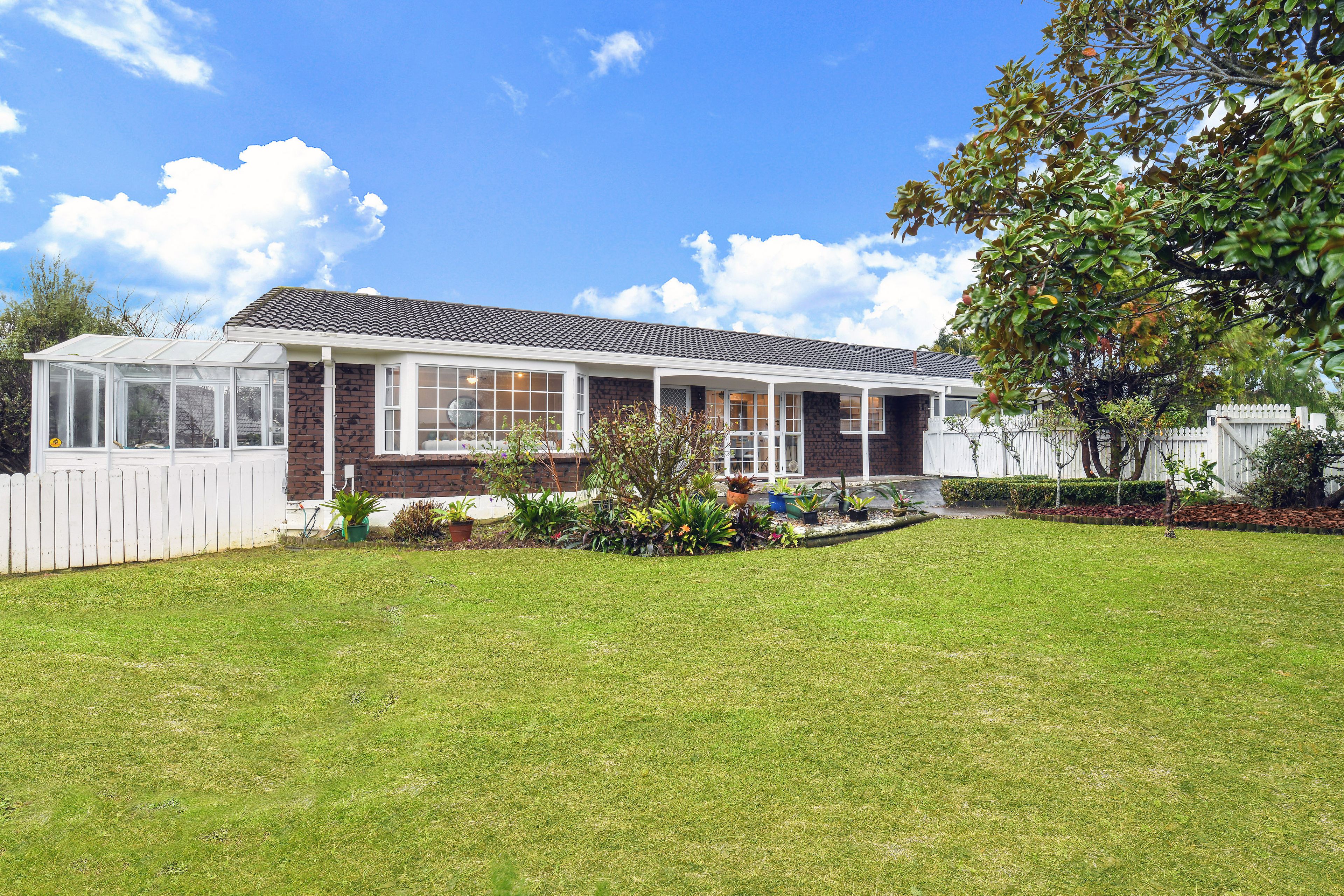 5 Majesty Place, Farm Cove, Manukau City