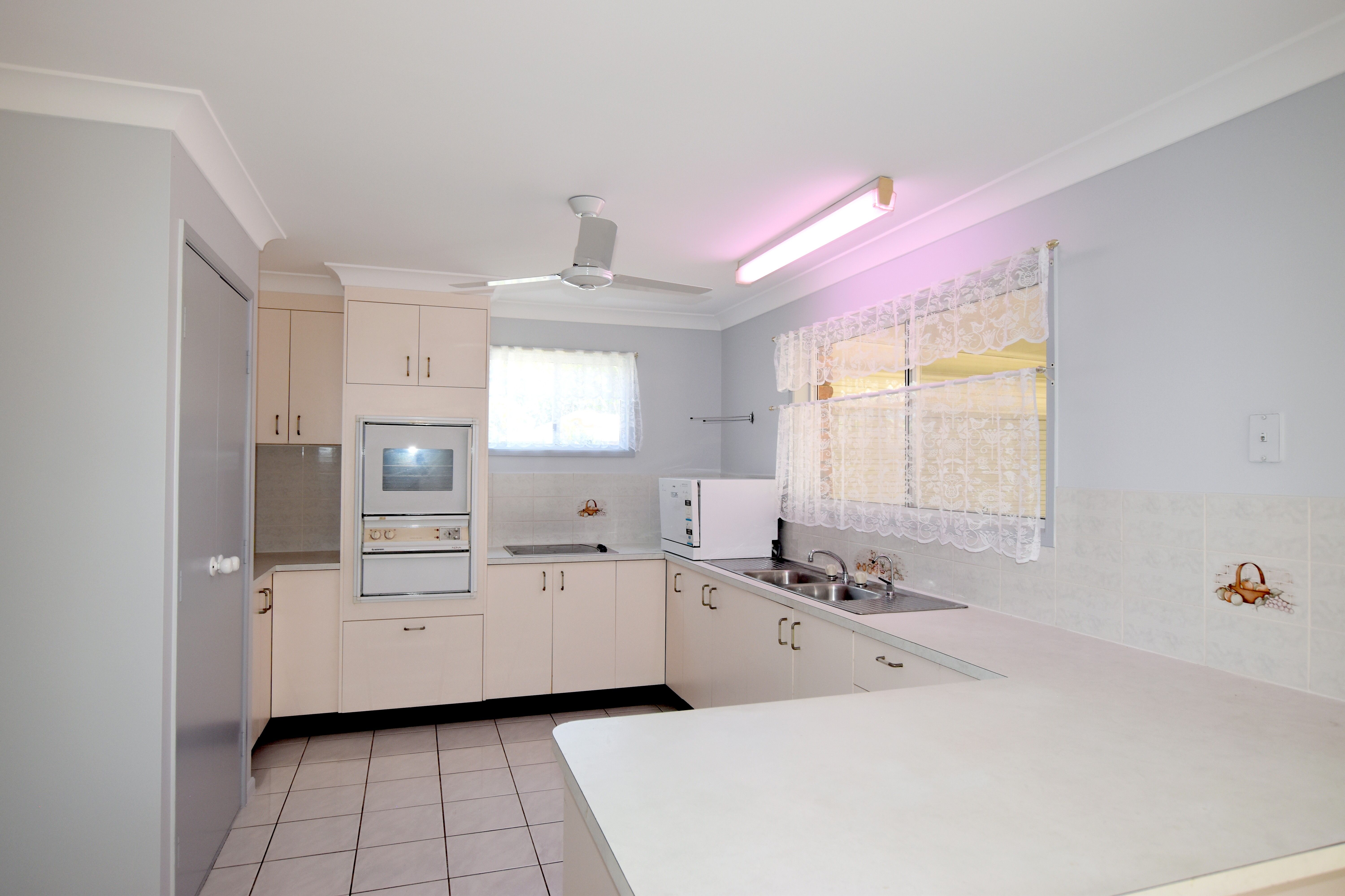 8 Alexandra Close, Clinton, QLD 4680