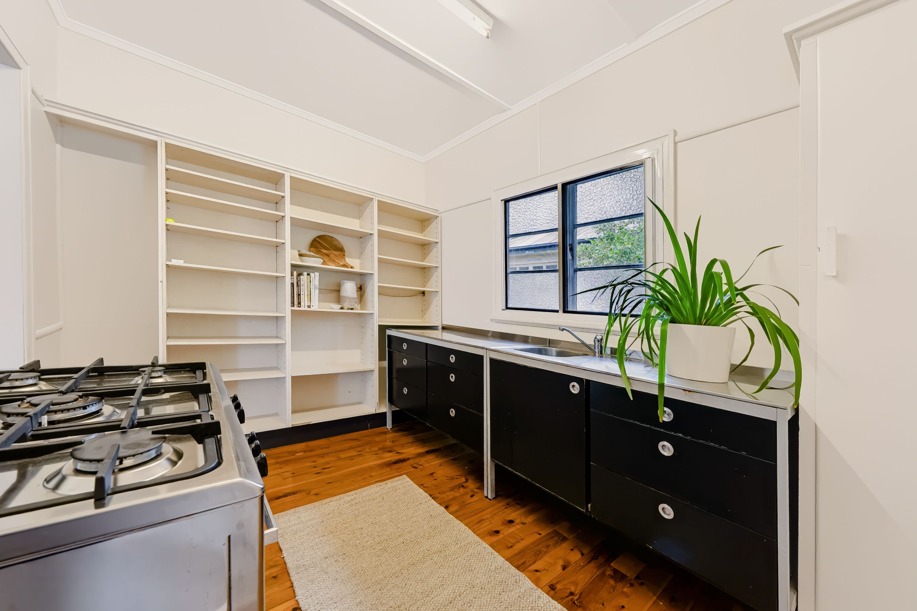 46 Imbros Street — photo 7 of 19