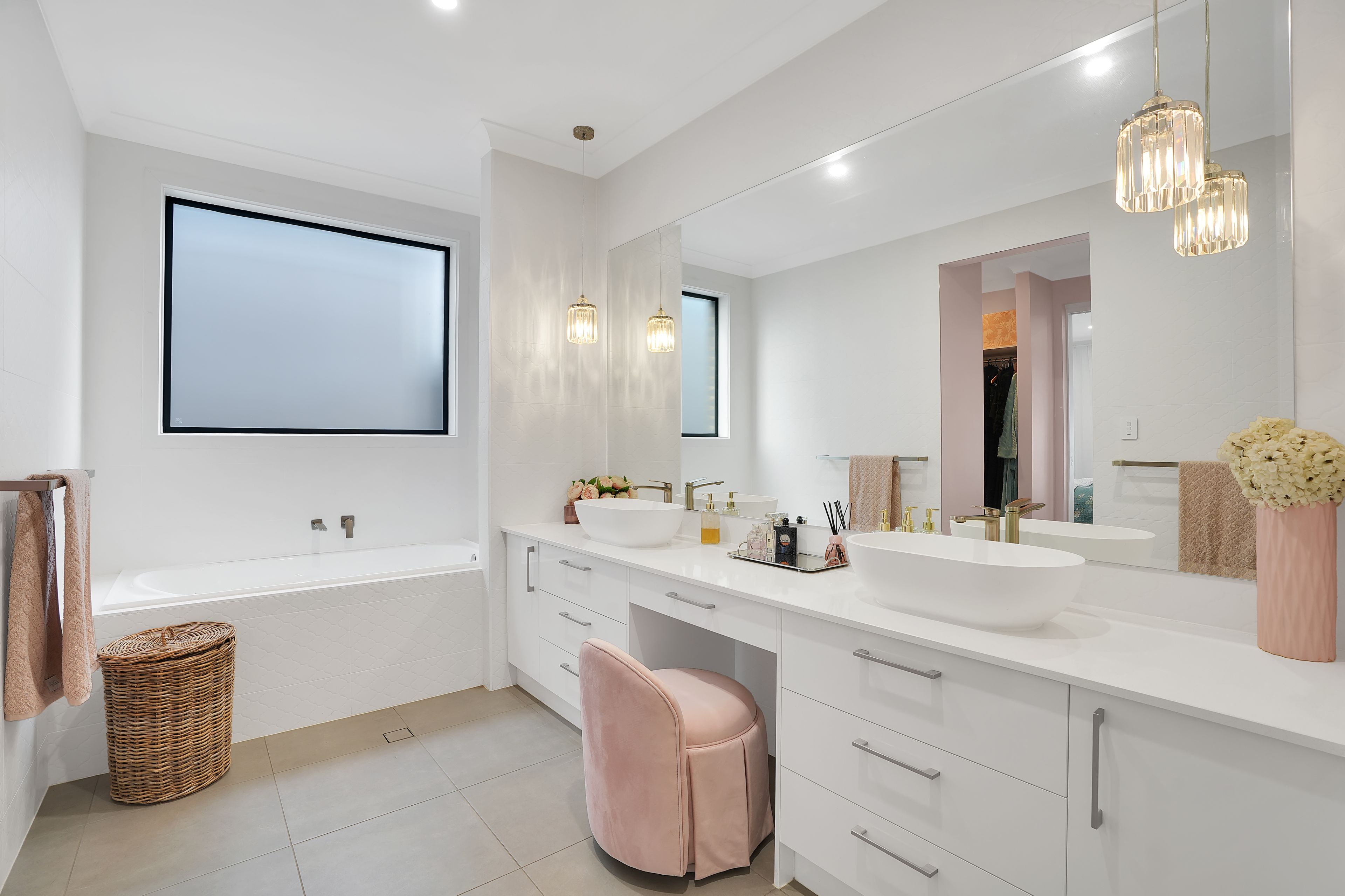 Unit 8/3 Lawrence Avenue — photo 5 of 16