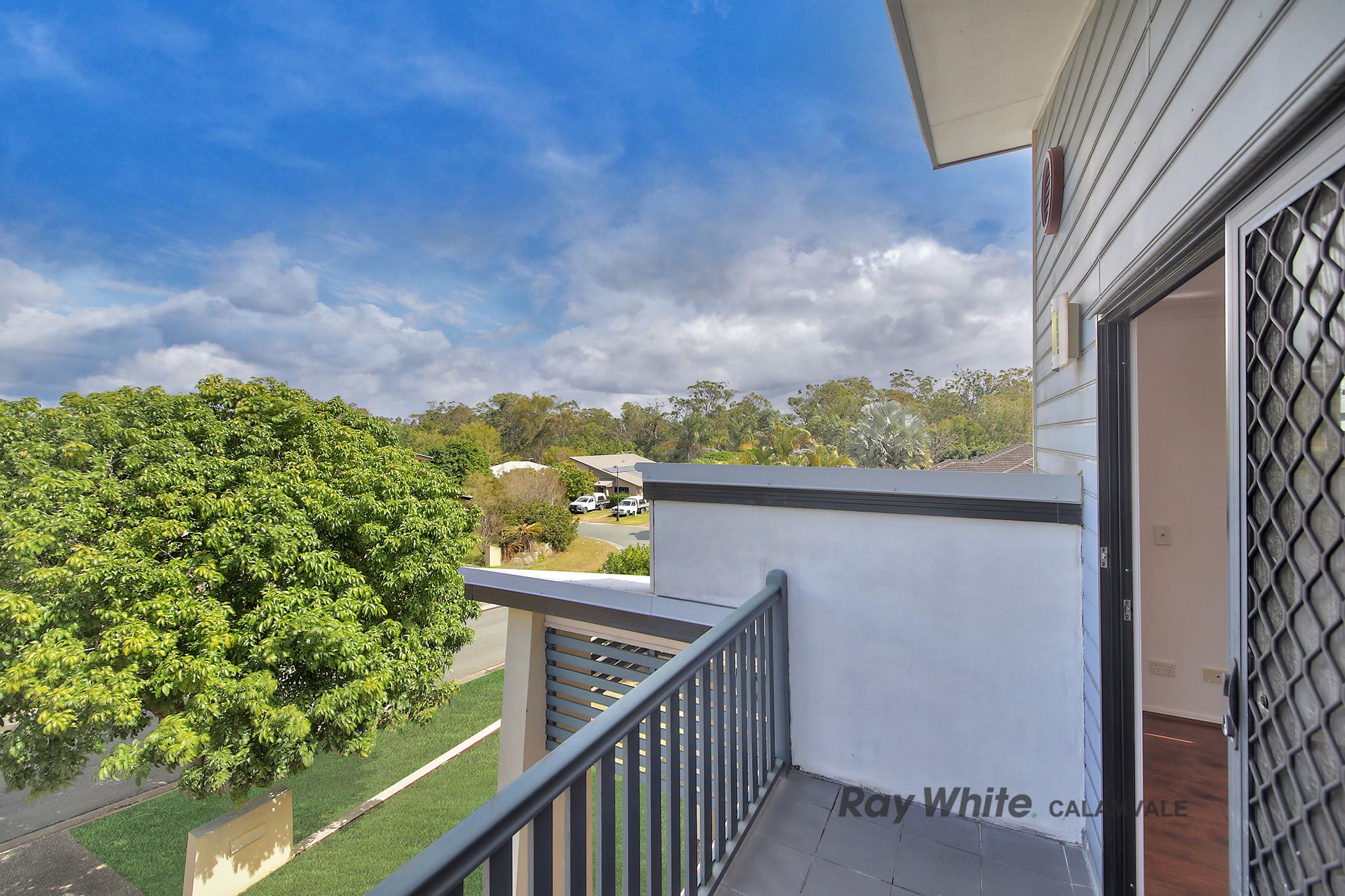 6 Hastings Close — photo 15 of 22