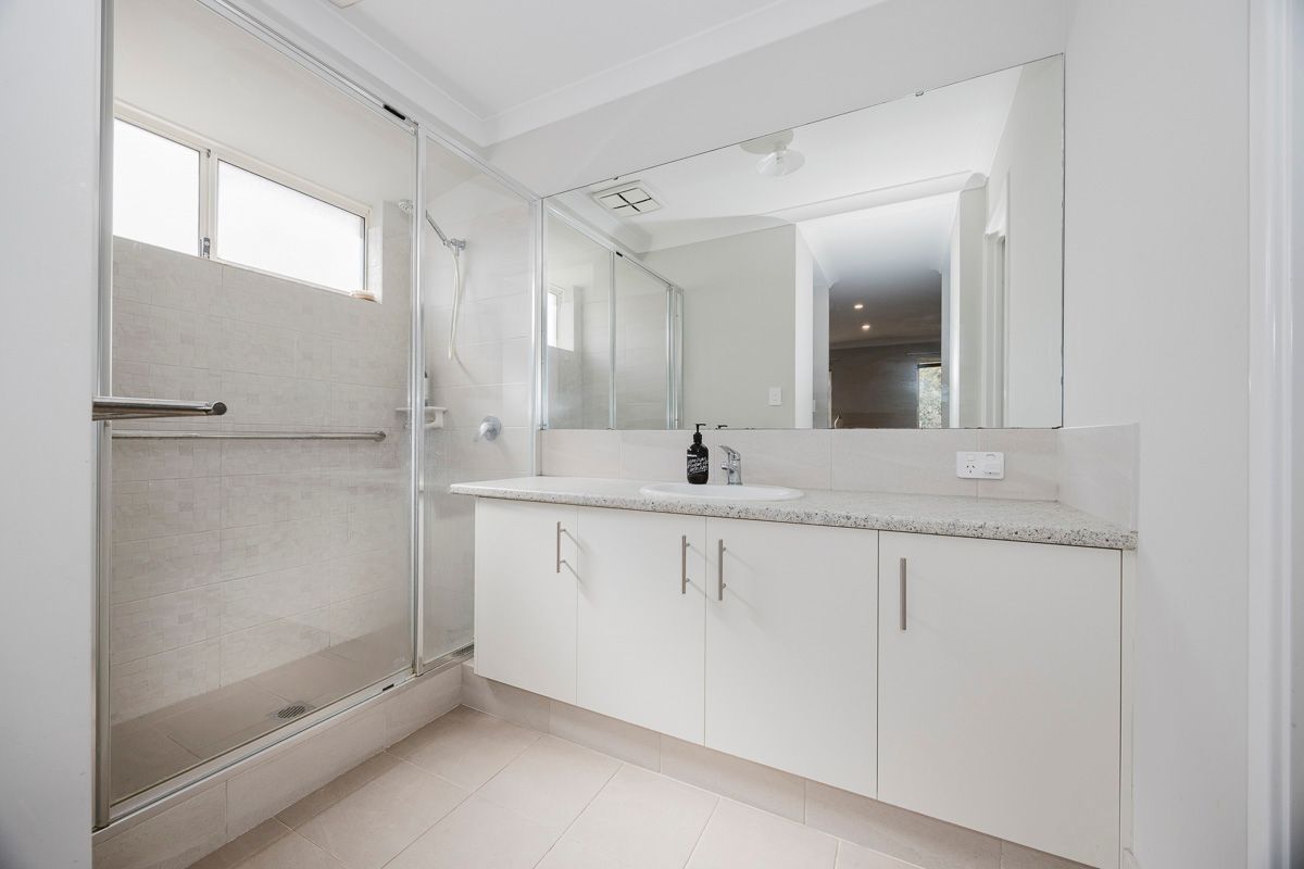 55 Mebbin Grove — photo 8 of 16