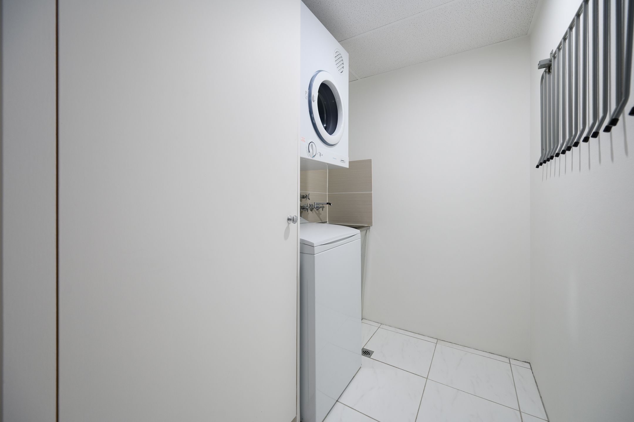 2702/3422 Surfers Paradise Boulevard — photo 13 of 22