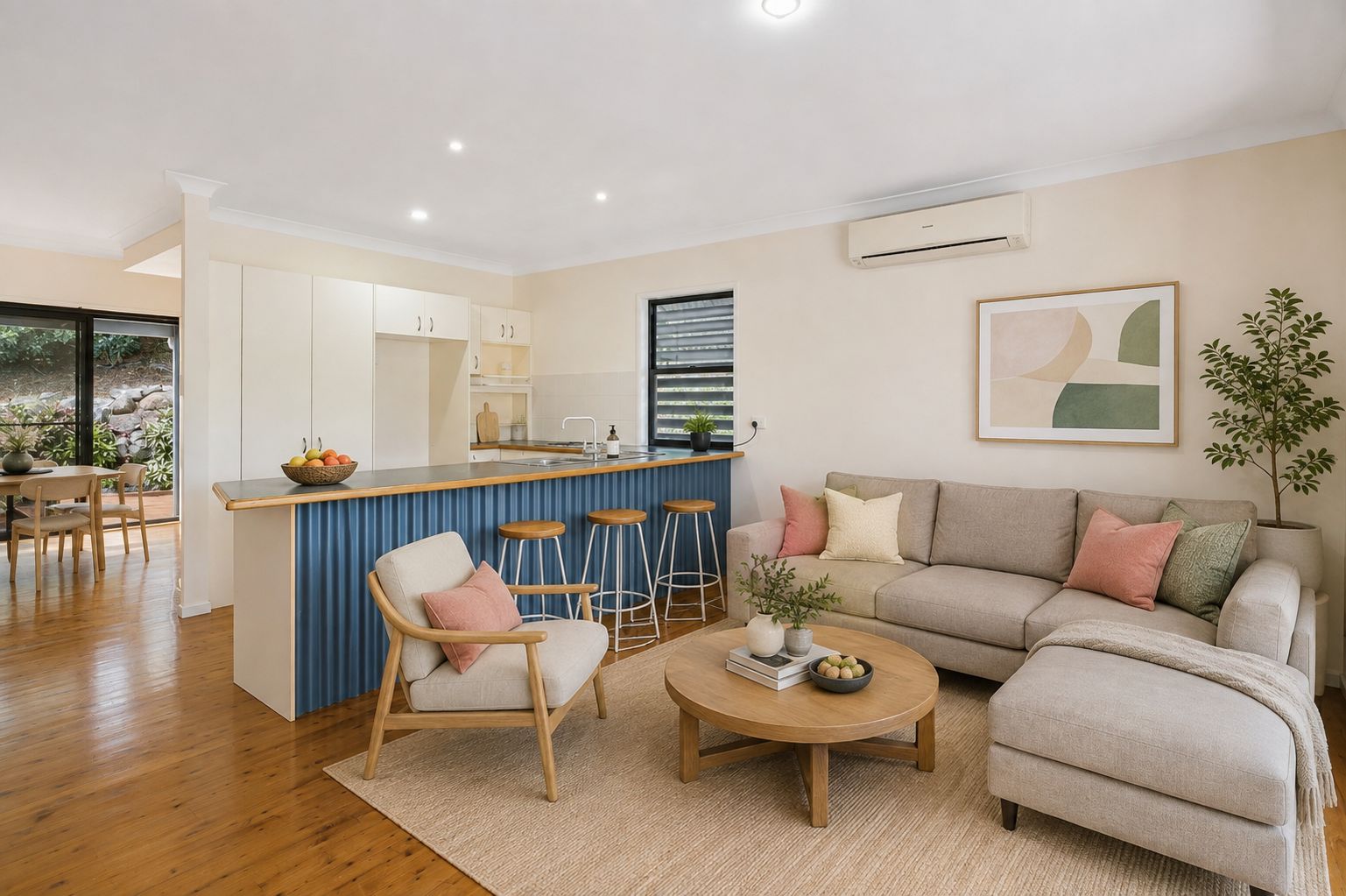 2/16 Glassey Street — photo 4 of 14