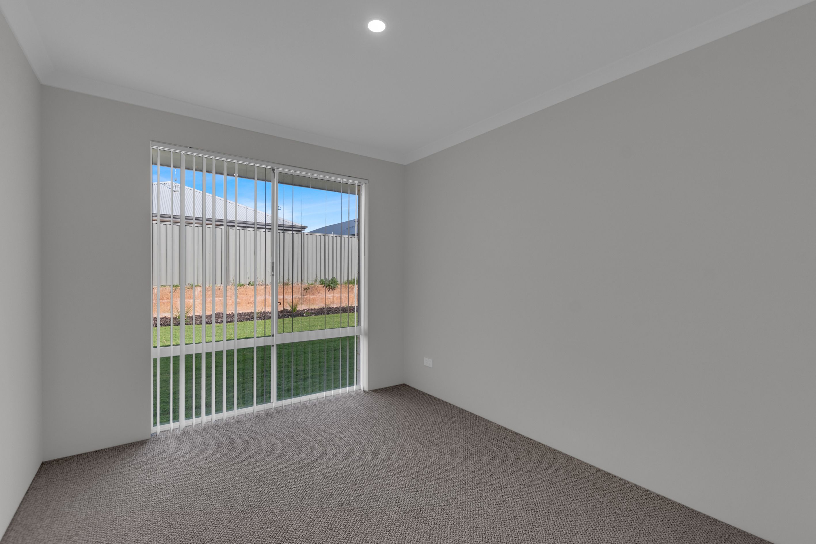 16 Sase Frontage — photo 12 of 18
