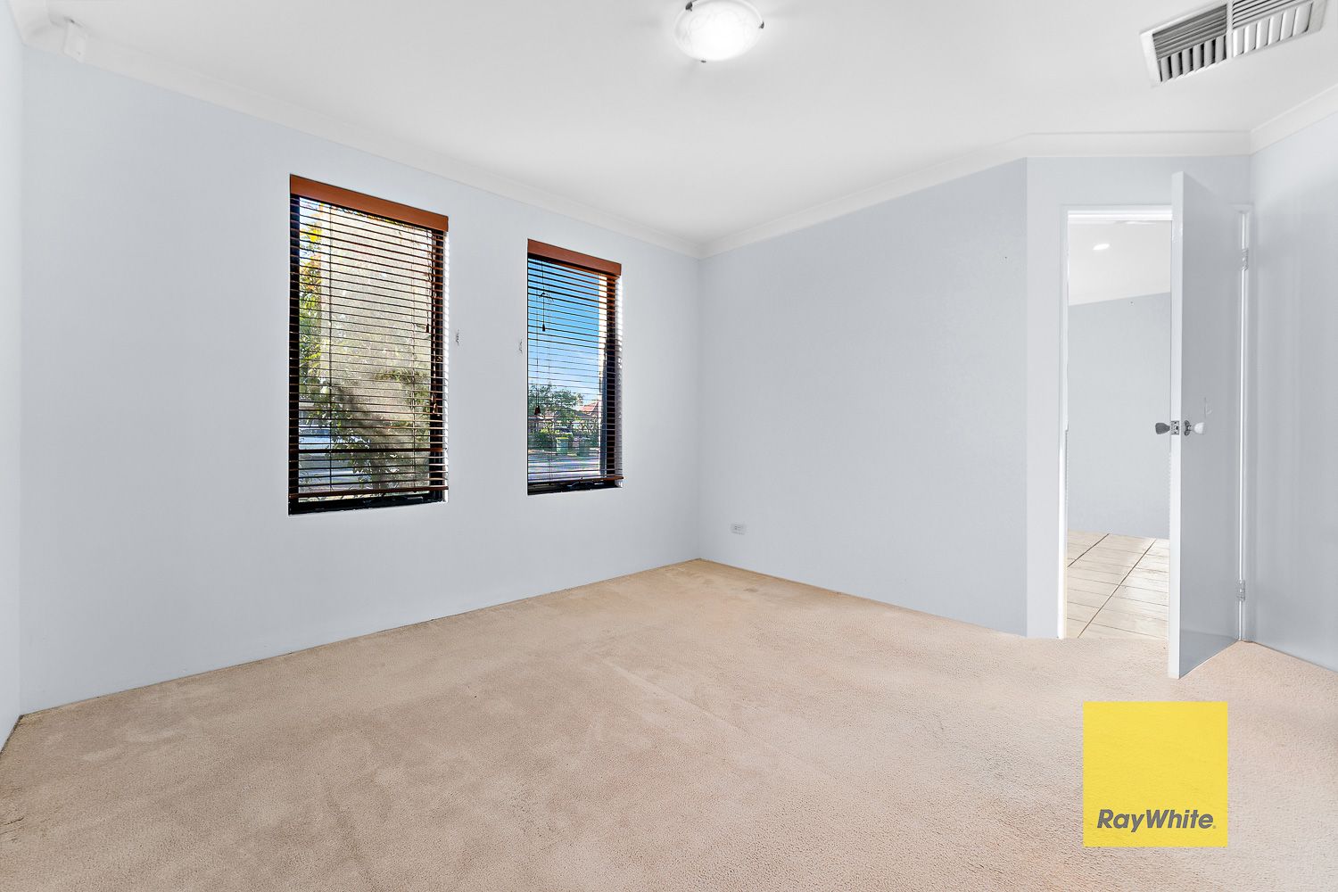17 Andrews Road — photo 14 of 22