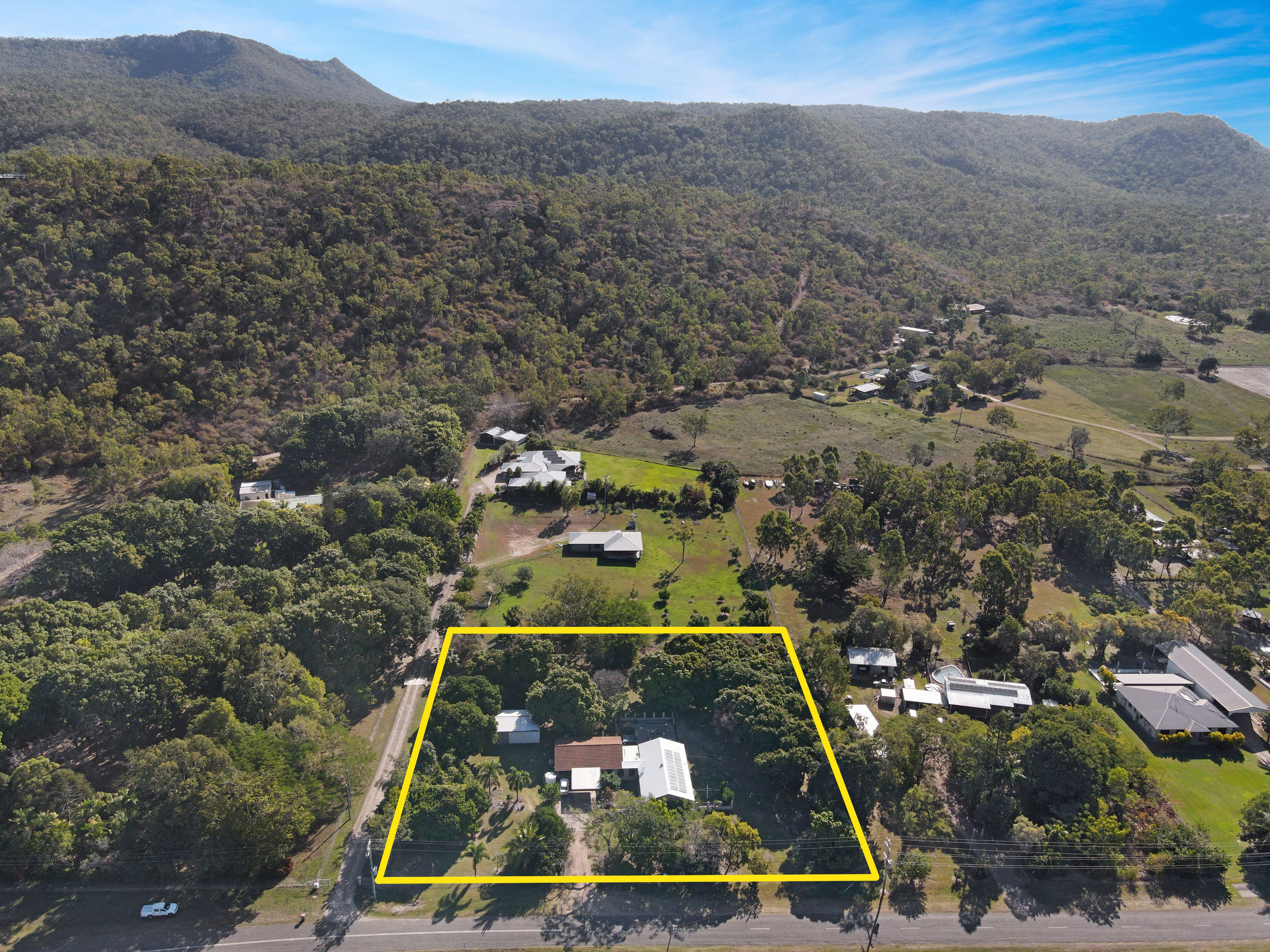 62 Alligator Creek Road, Alligator Creek, QLD 4816