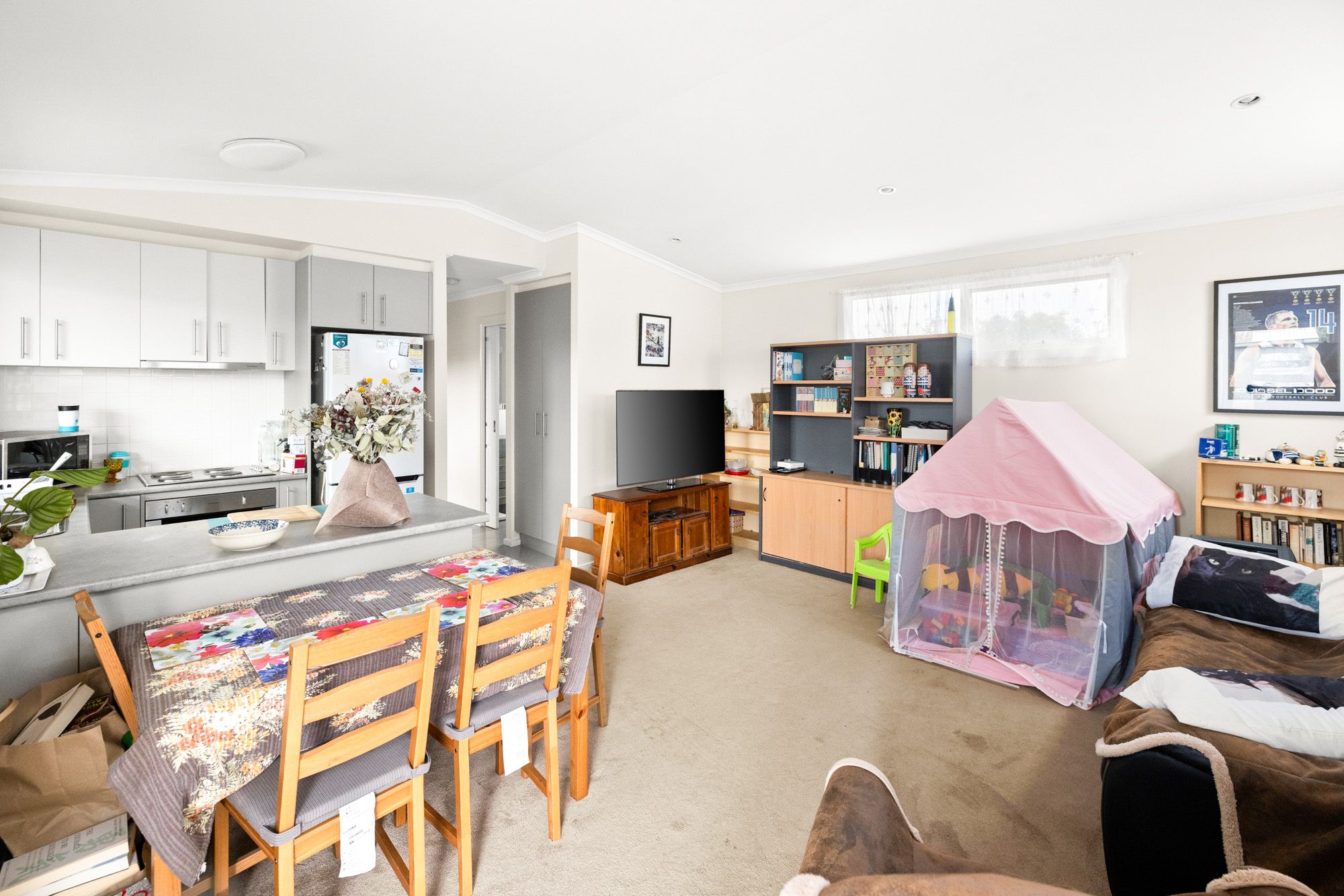7 McCormack Crescent — photo 4 of 14