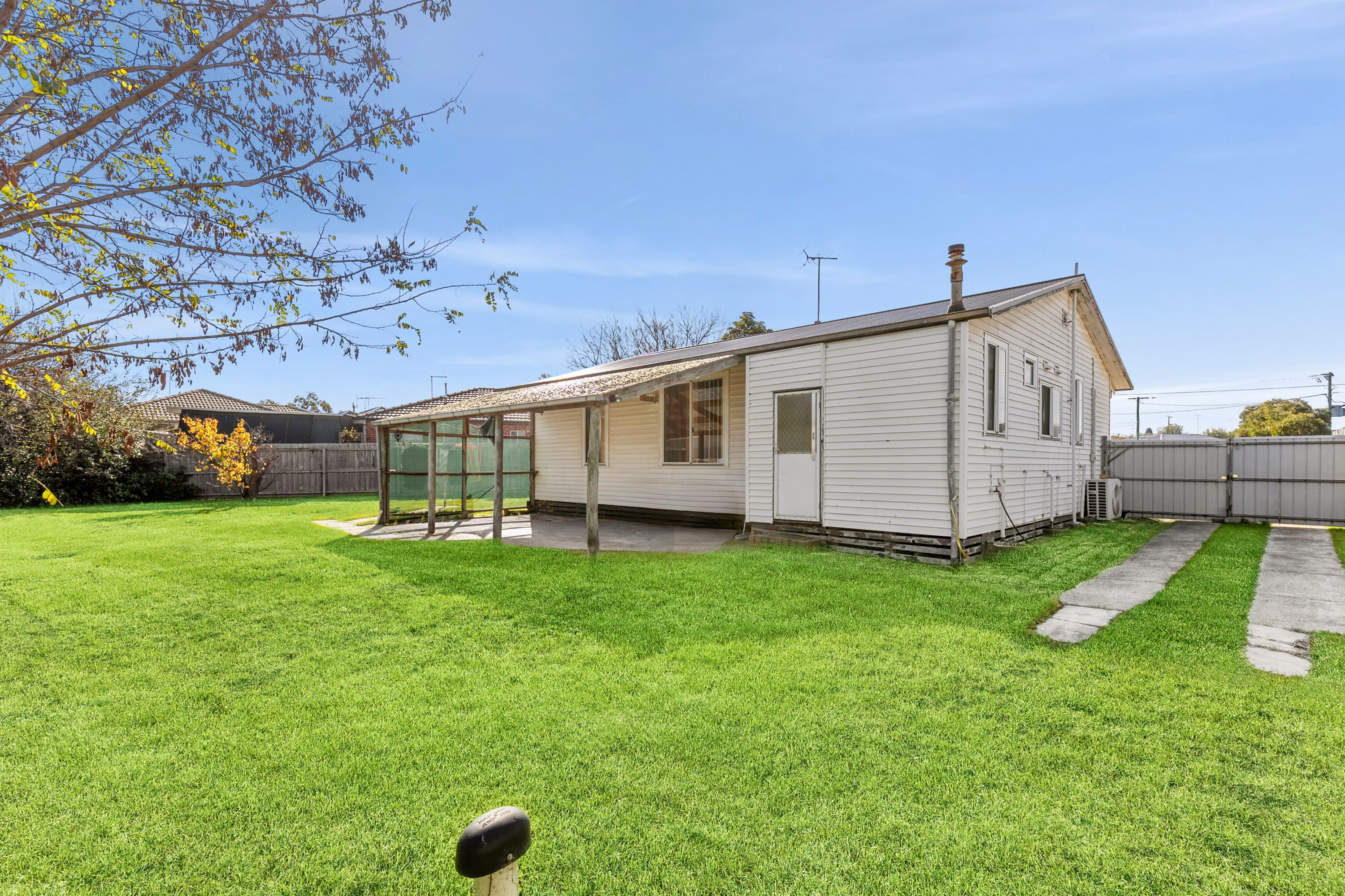 15 Warrawee Avenue — photo 10 of 11