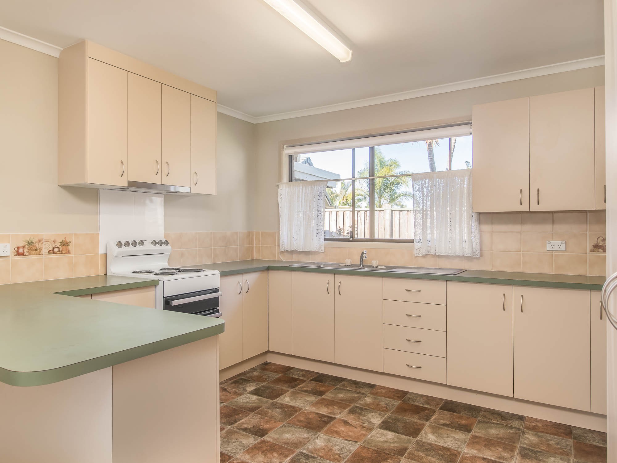 2/19 Grevillea Street, Kawungan, QLD 4655