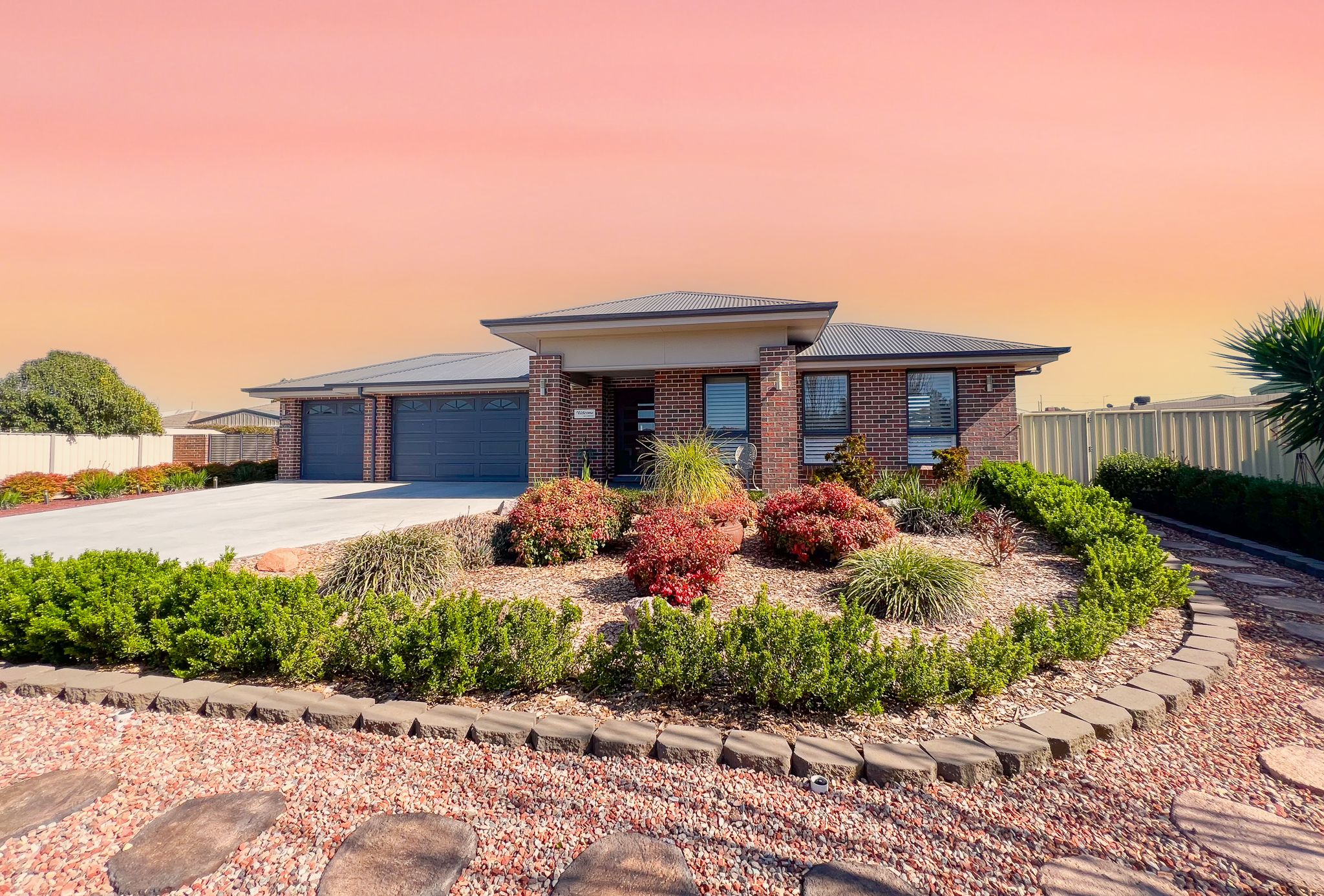 4 Carmelite Close, Parkes NSW 2870