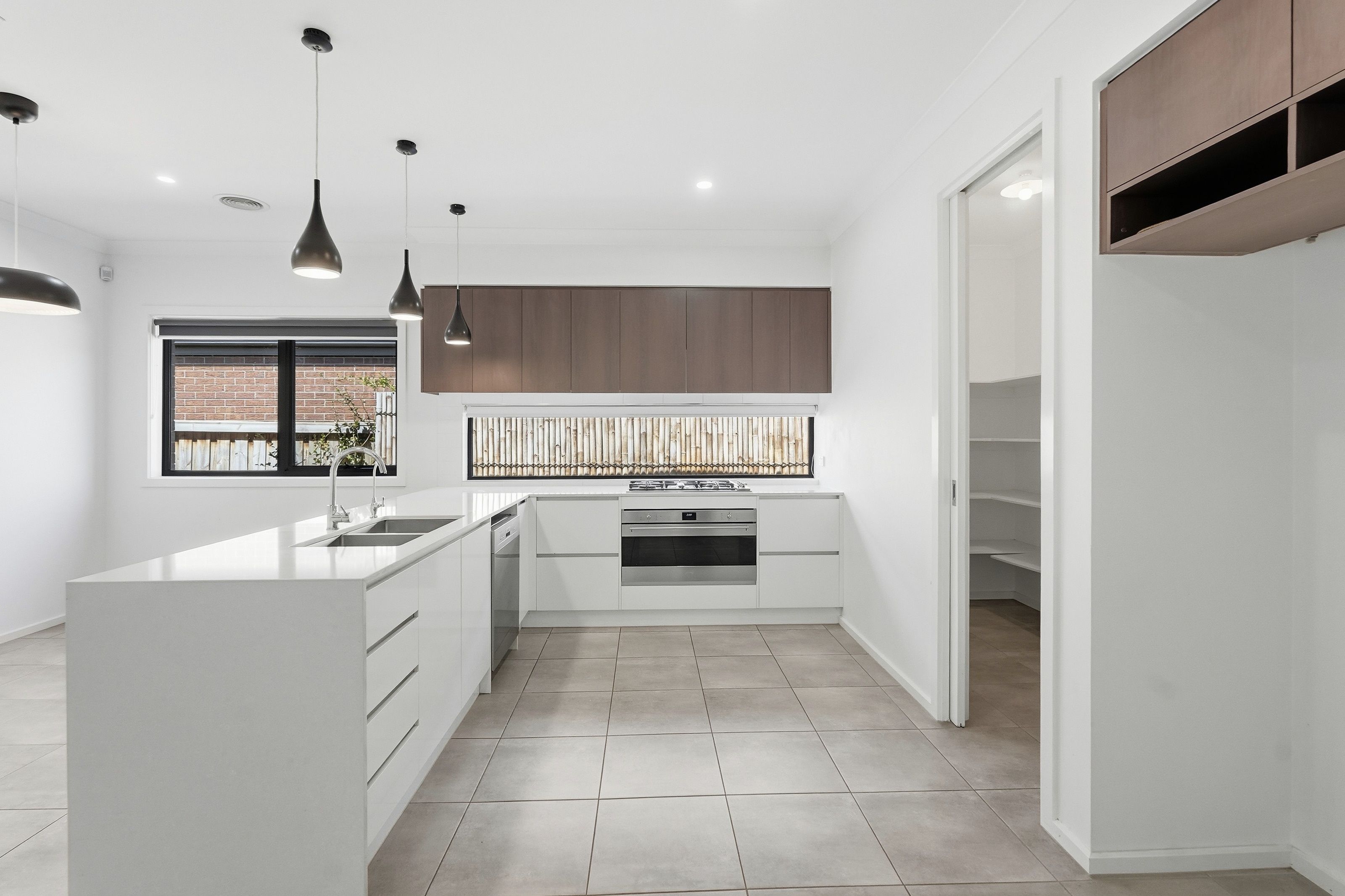 15 Shire Street, MANOR LAKES, VIC 3024