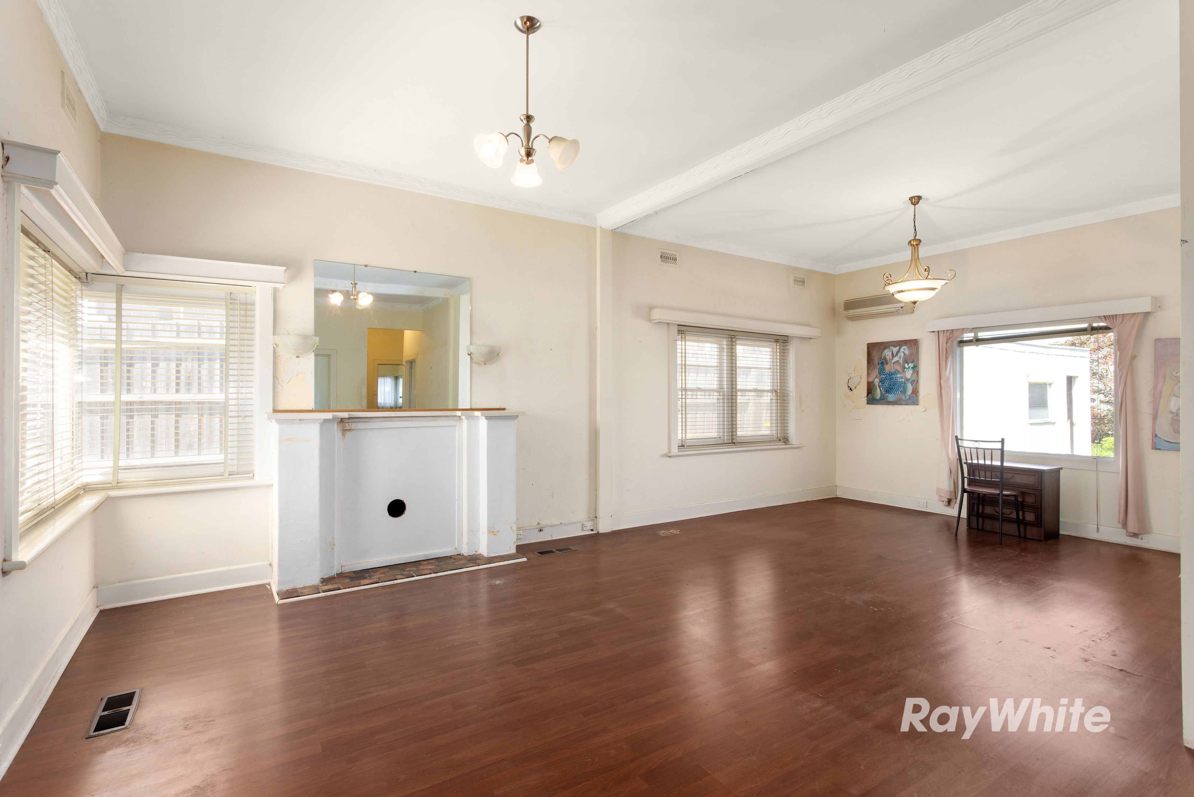 602 Centre Road — photo 3 of 11