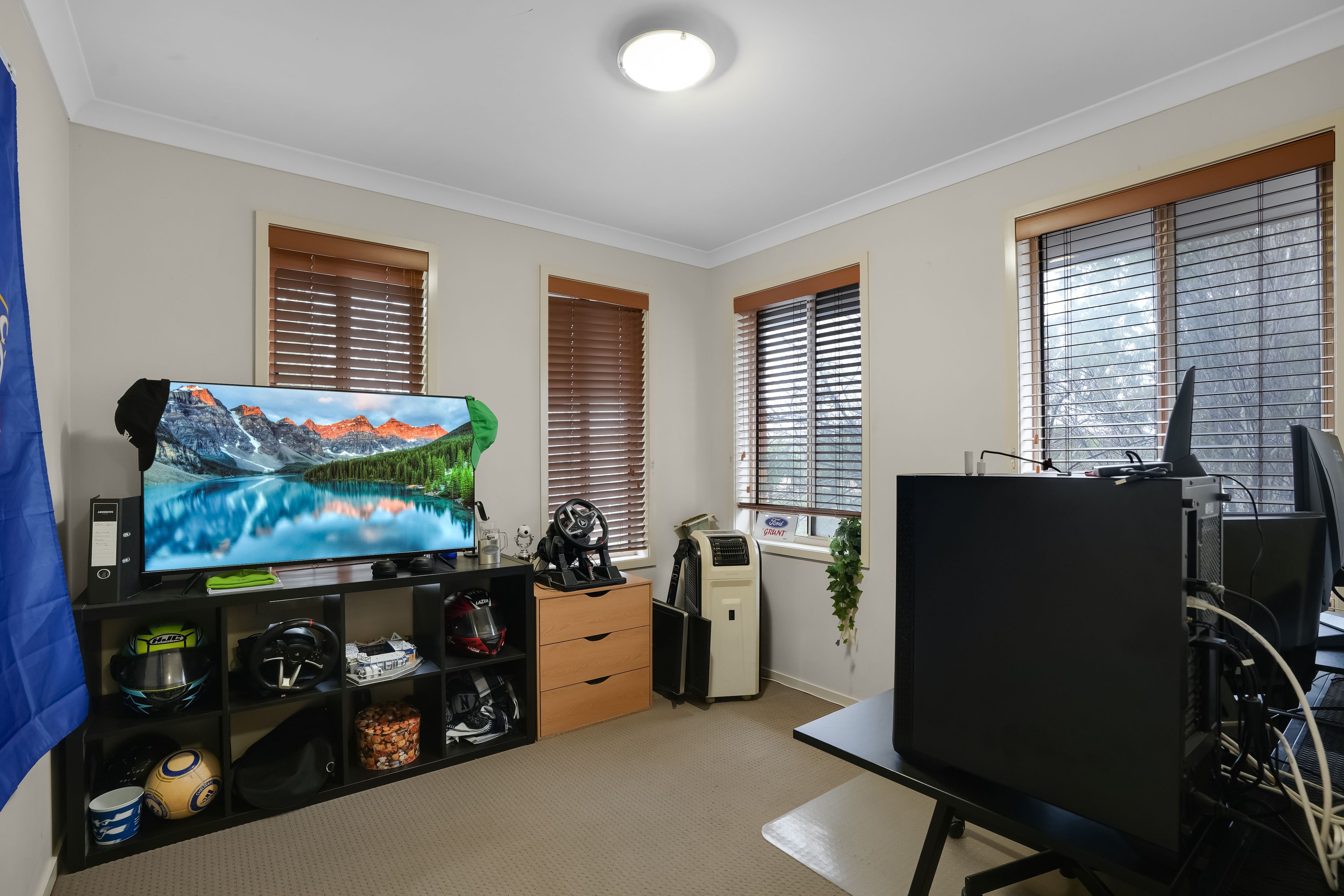 2 Streeton Road — photo 12 of 16