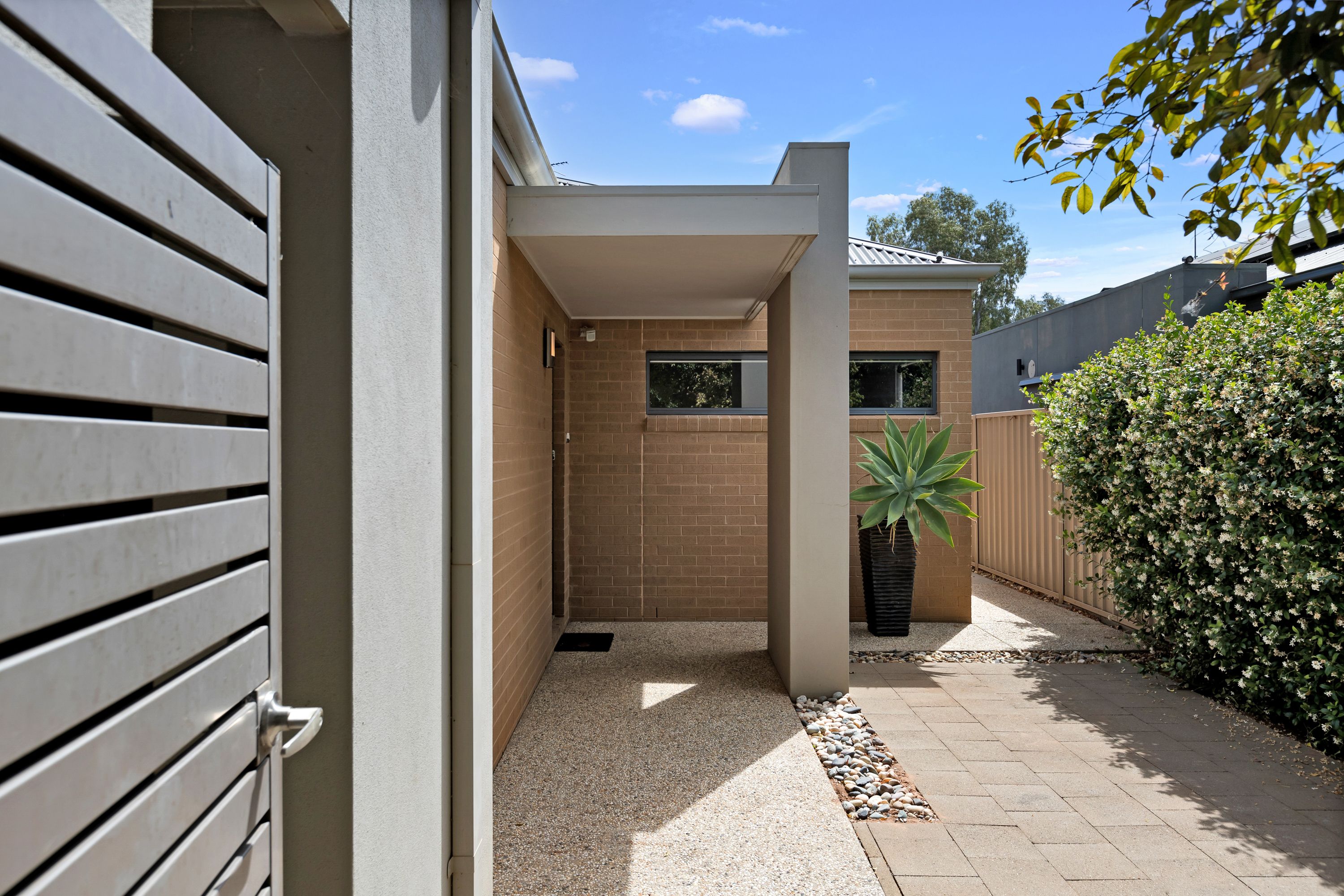 76 Leicester Street — photo 3 of 21