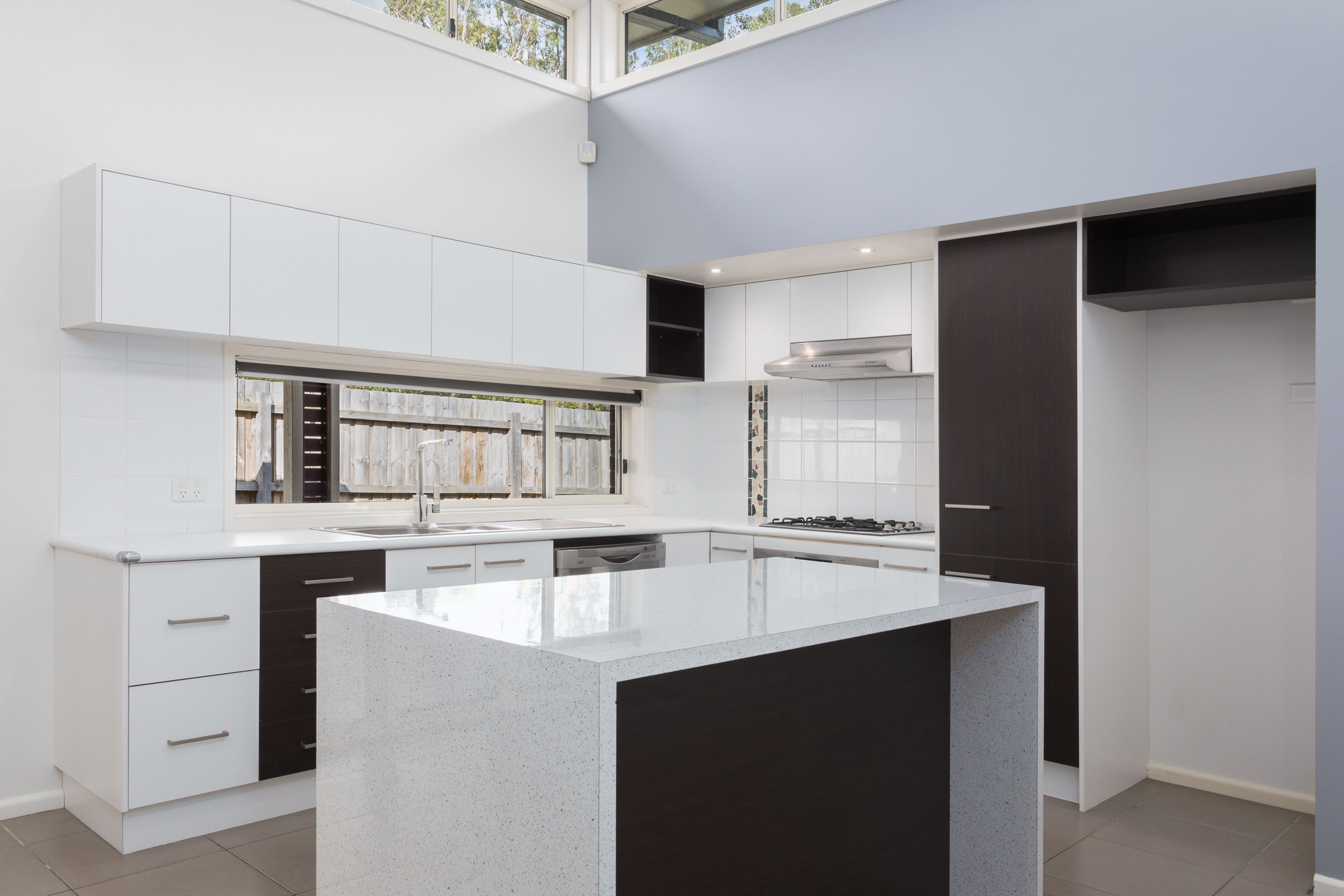 10 Riviera Drive — photo 9 of 17