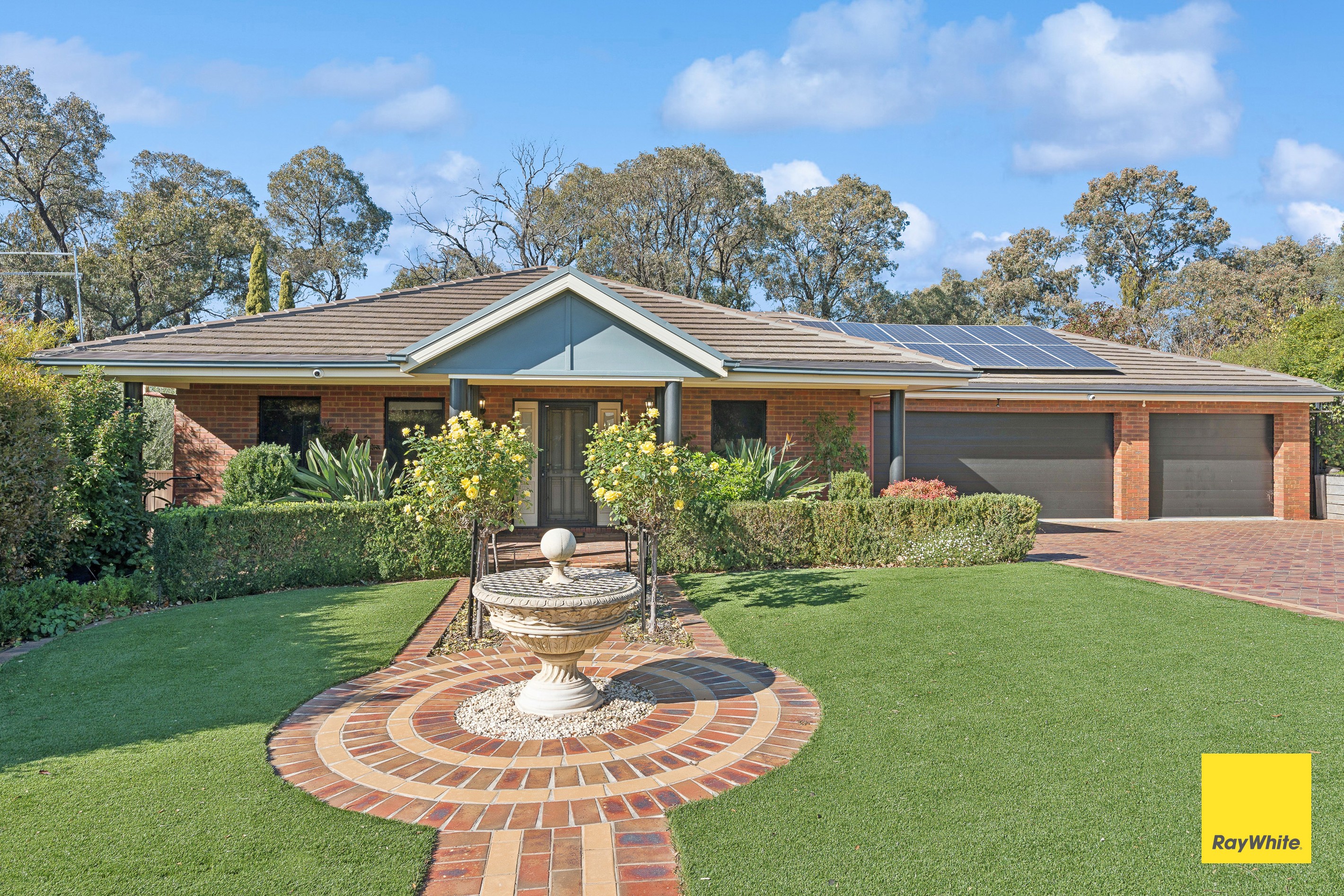 11 Golden Glade, Strathdale, VIC 3550