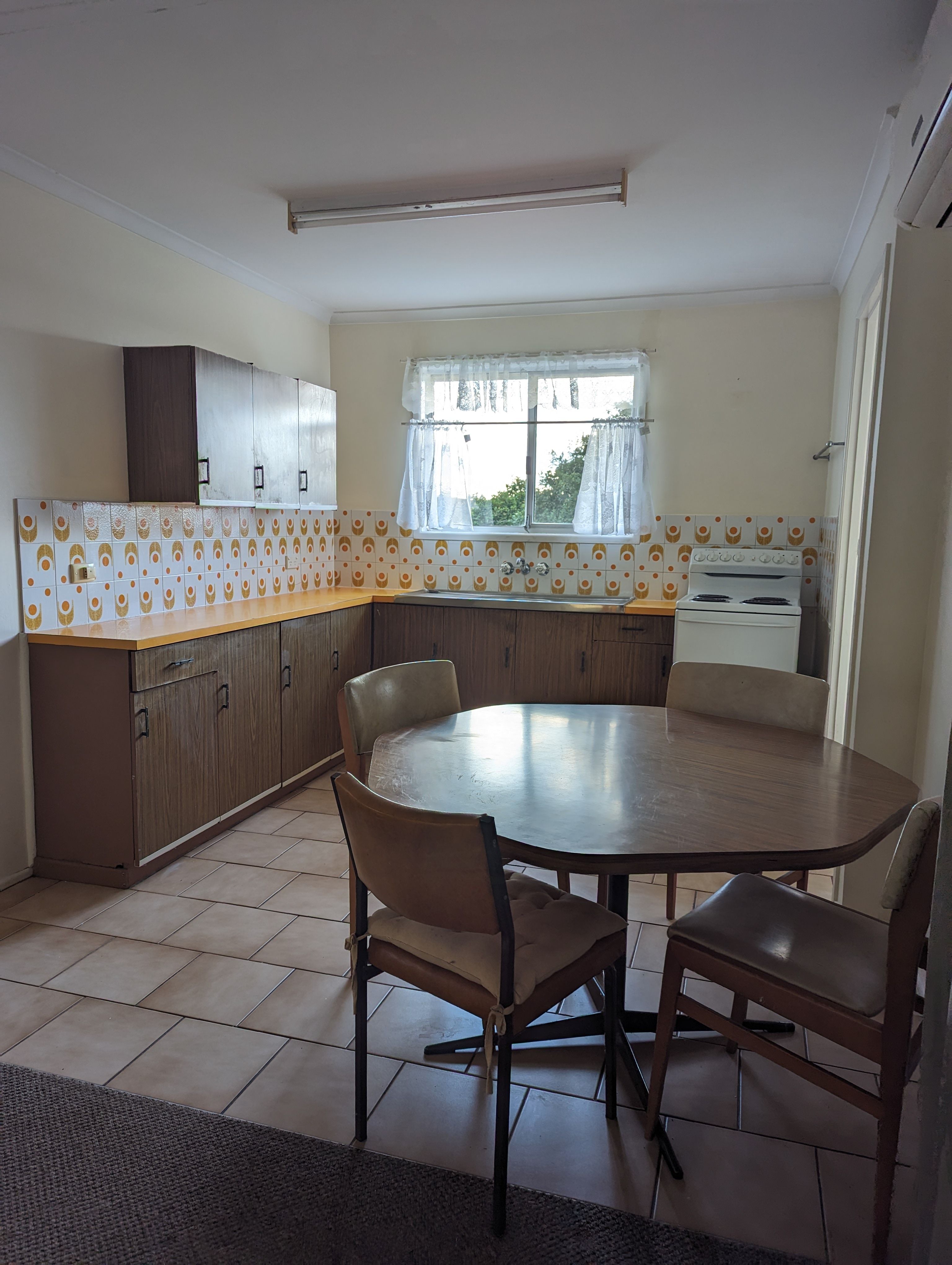 2/327 Hume Street — photo 6 of 11
