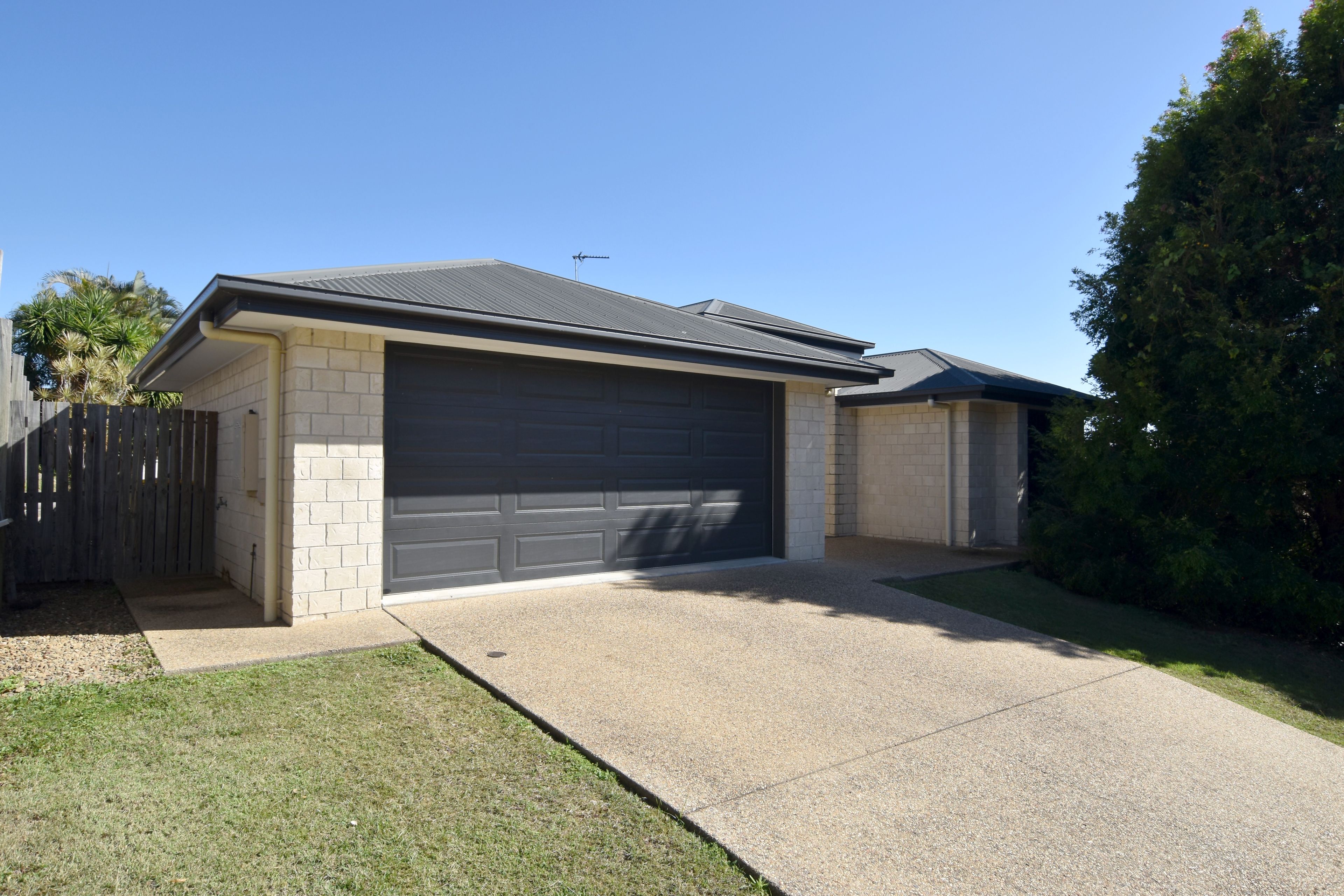 34 Liriope Drive, Kirkwood, QLD 4680