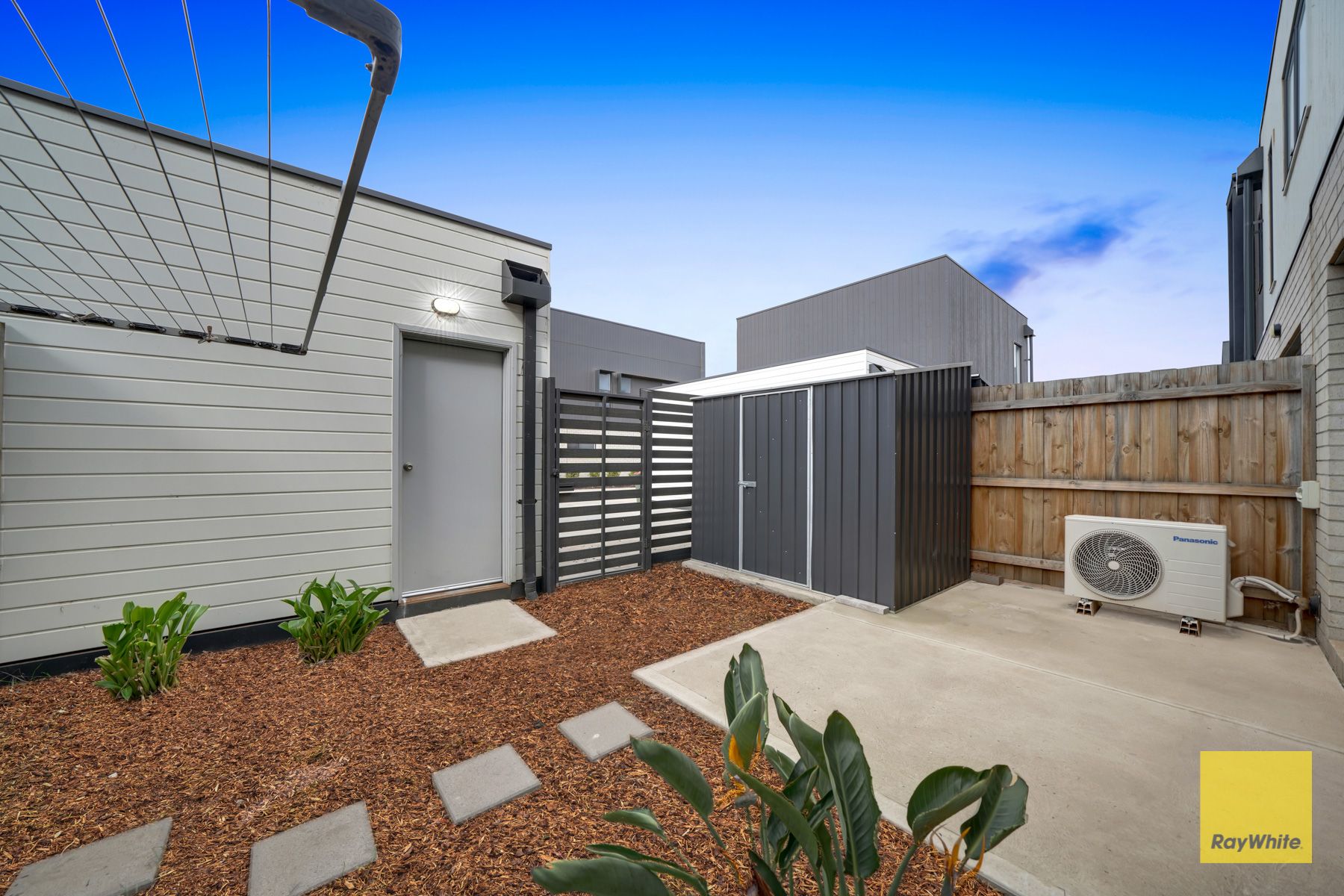 32 Dexter Street — photo 16 of 22