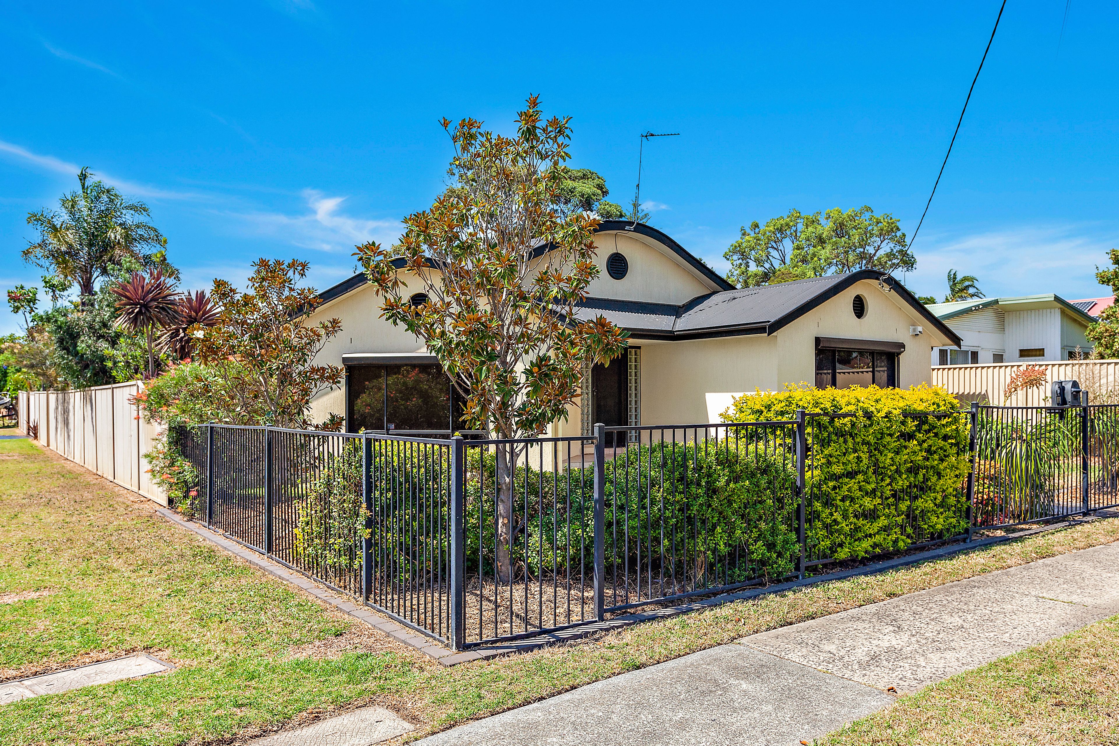 102 Central Avenue, Oak Flats, NSW 2529