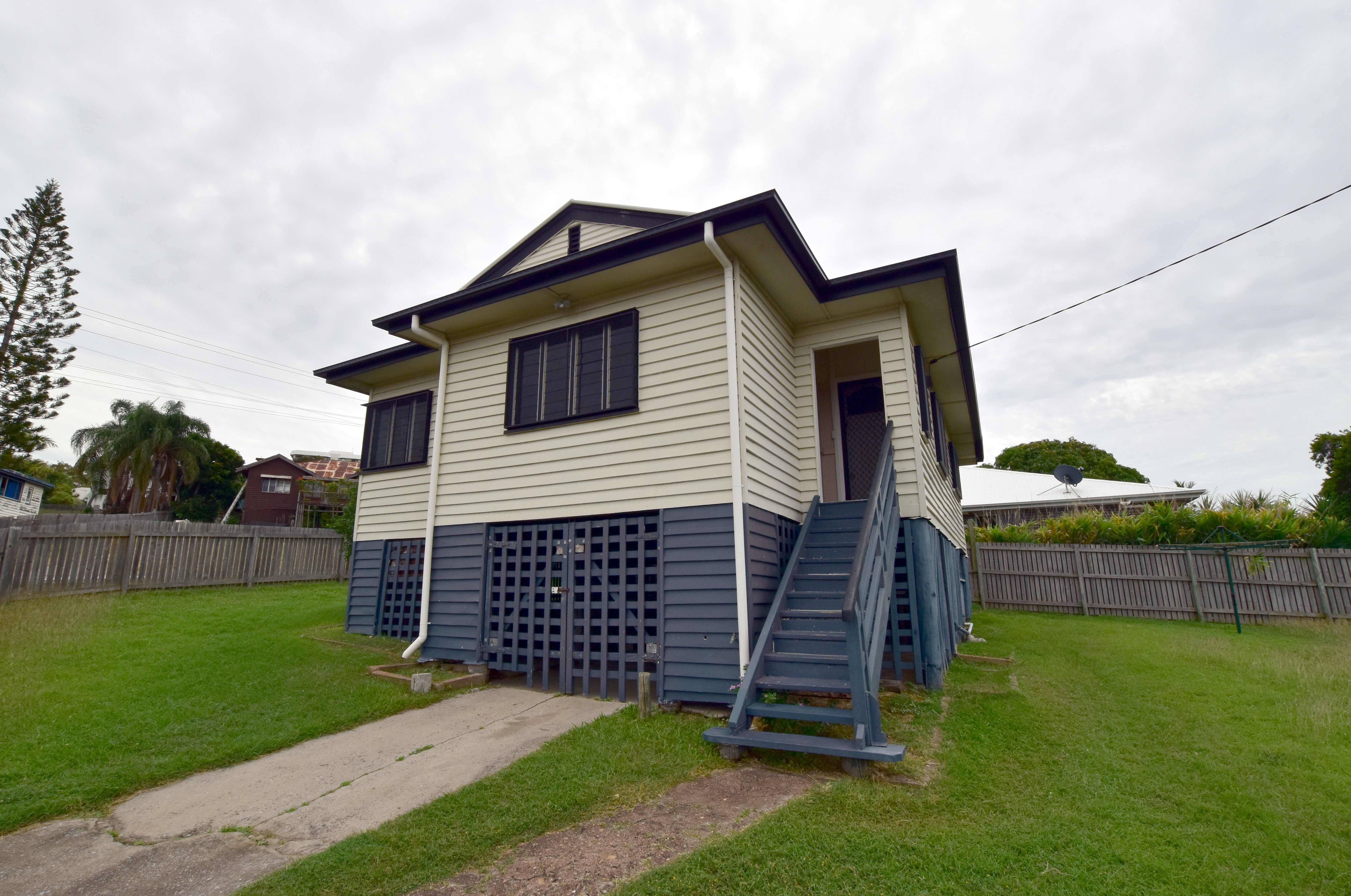 5 Railway Street, West Gladstone, QLD 4680
