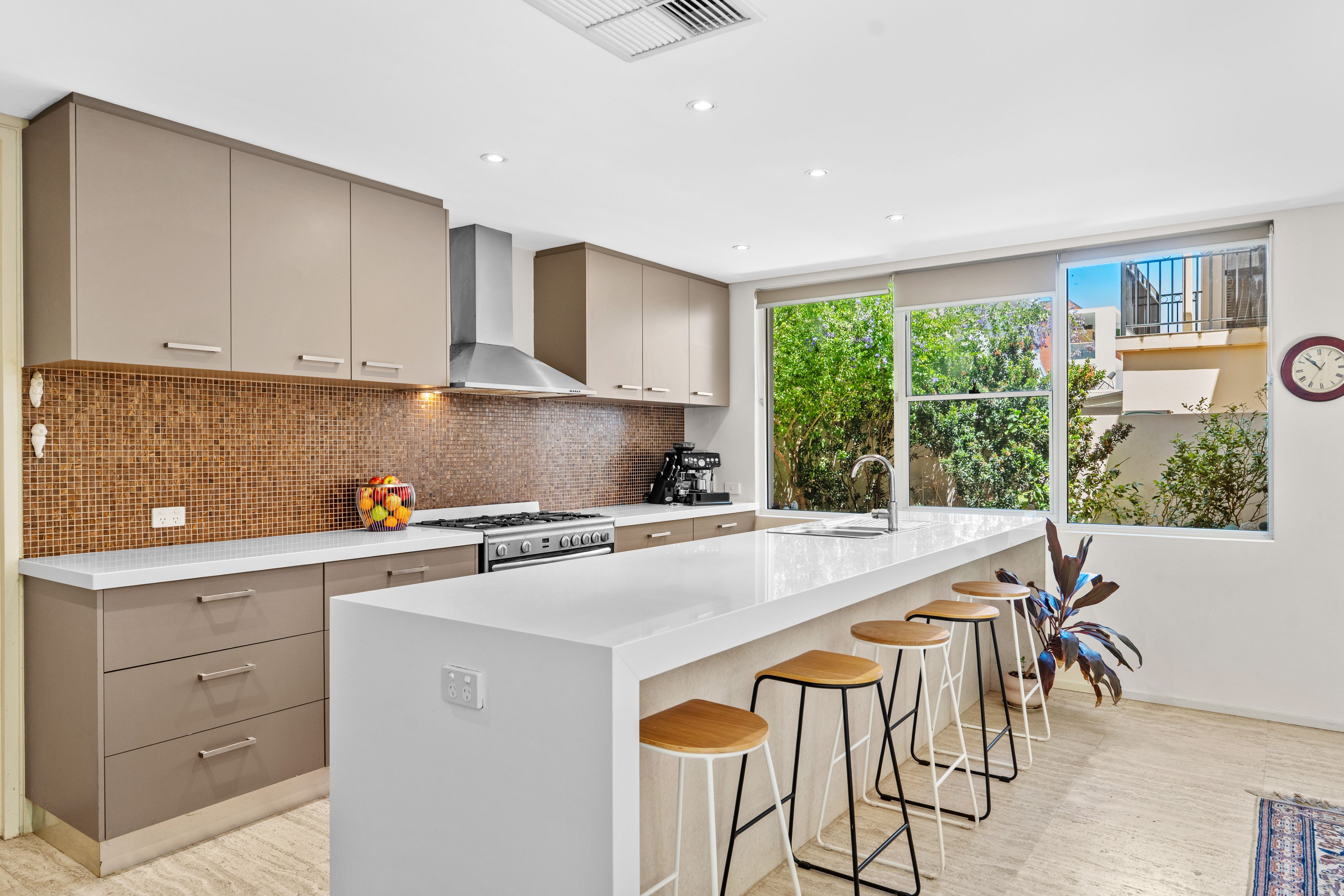 17 Pimlico Place — photo 3 of 24