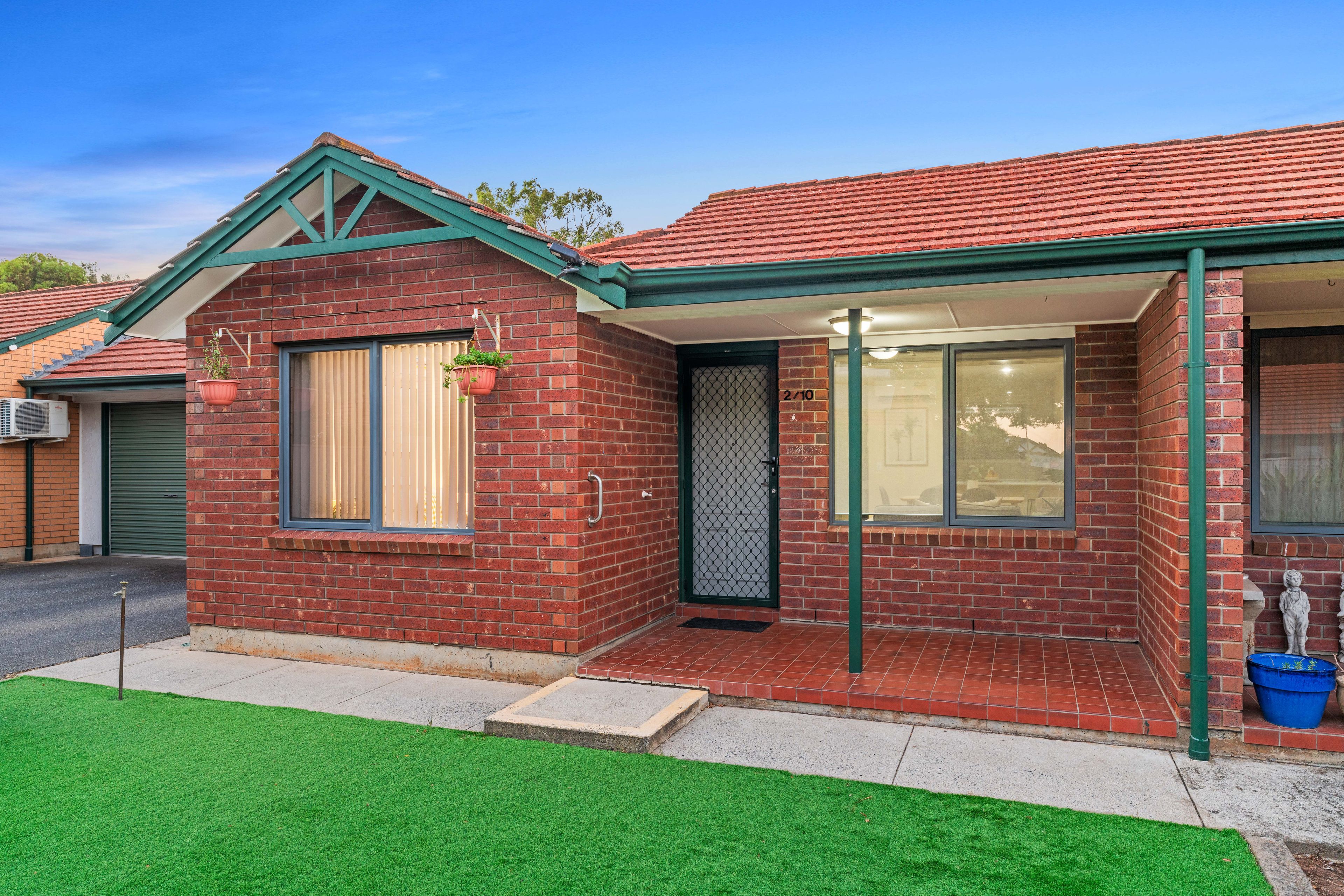 2/10 Osterley Street, Oakden, SA 5086