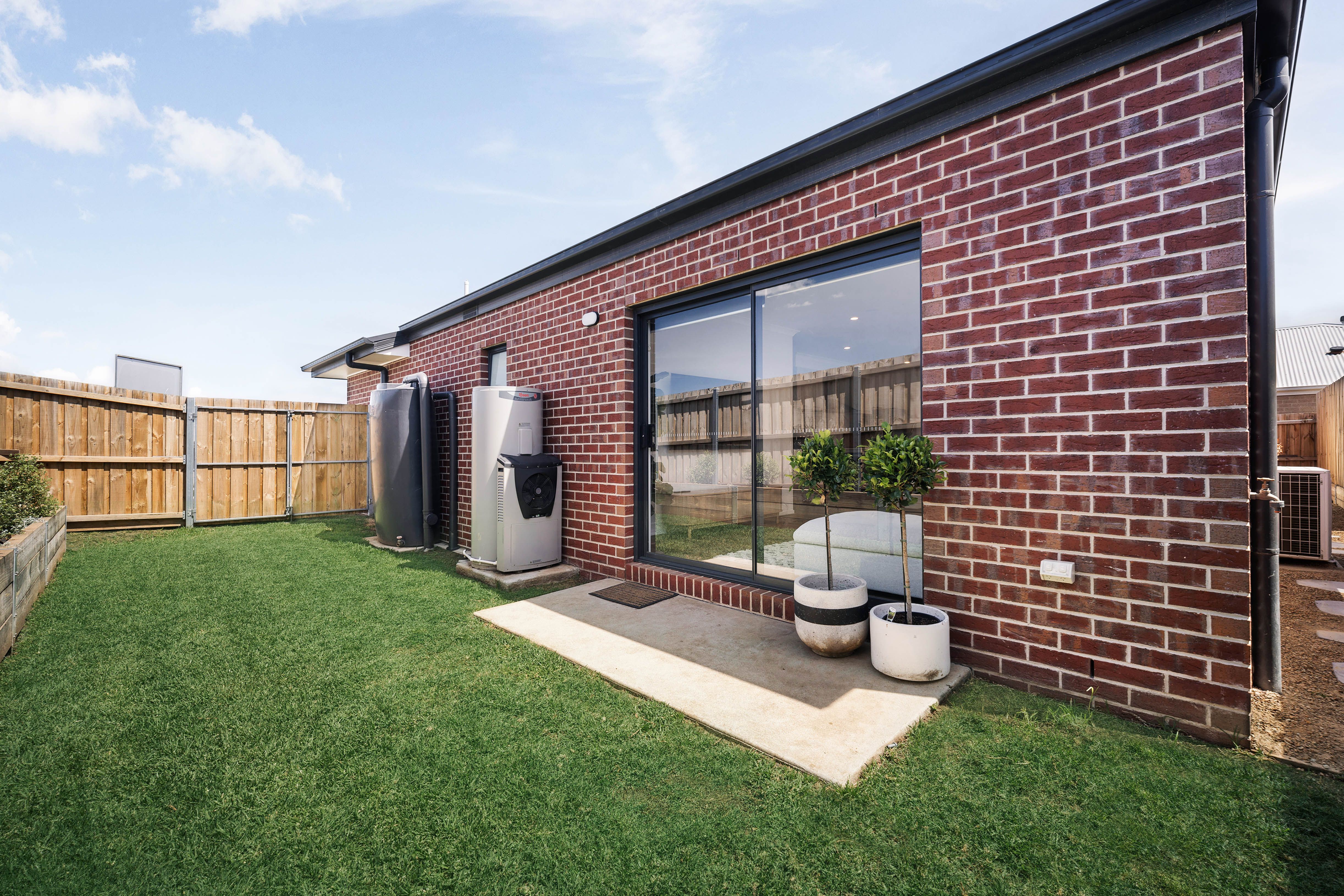 10 Weeyan Street — photo 13 of 16