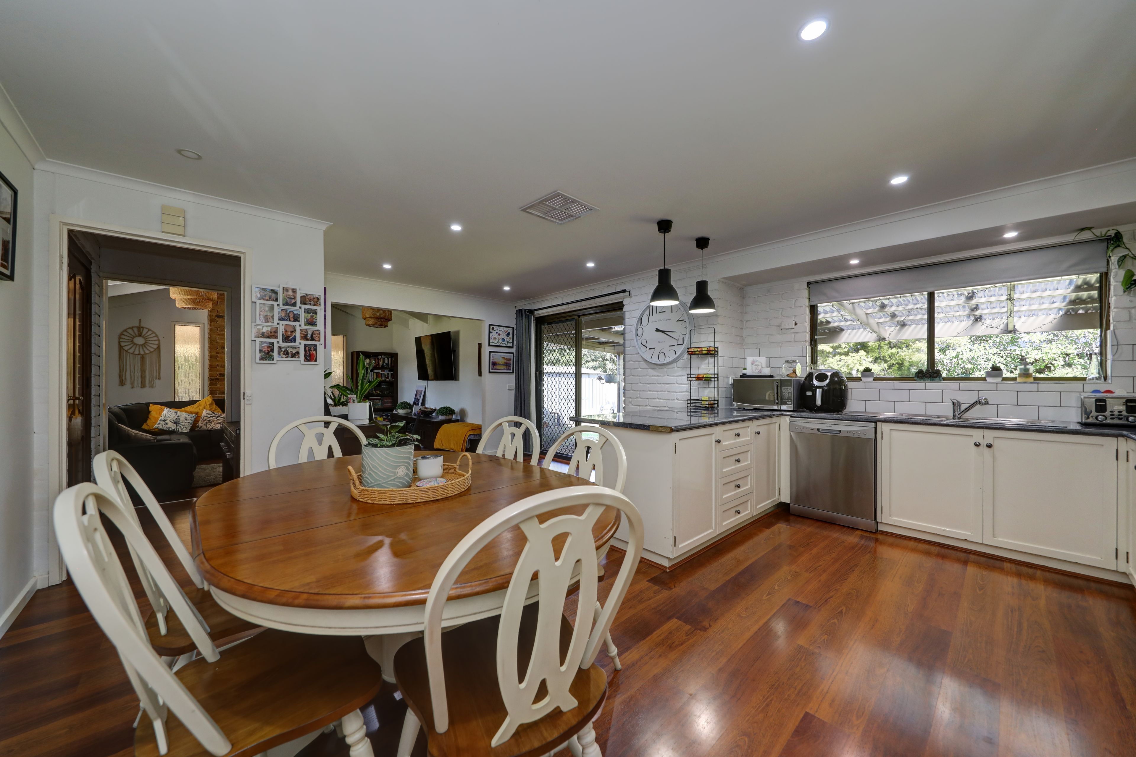 25 Brooks Avenue — photo 4 of 16
