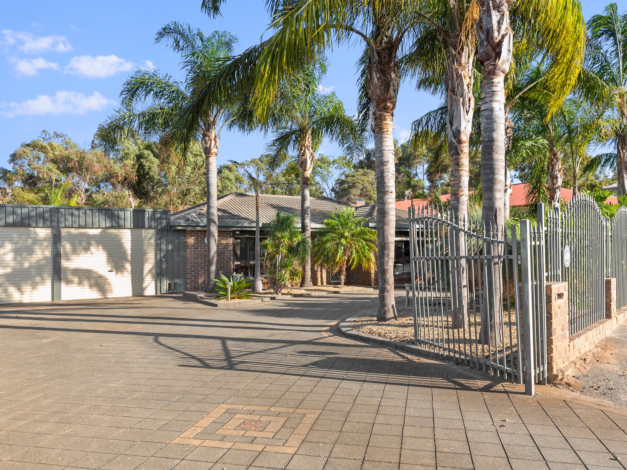 12 Commodore Court, Morphett Vale, SA 5162