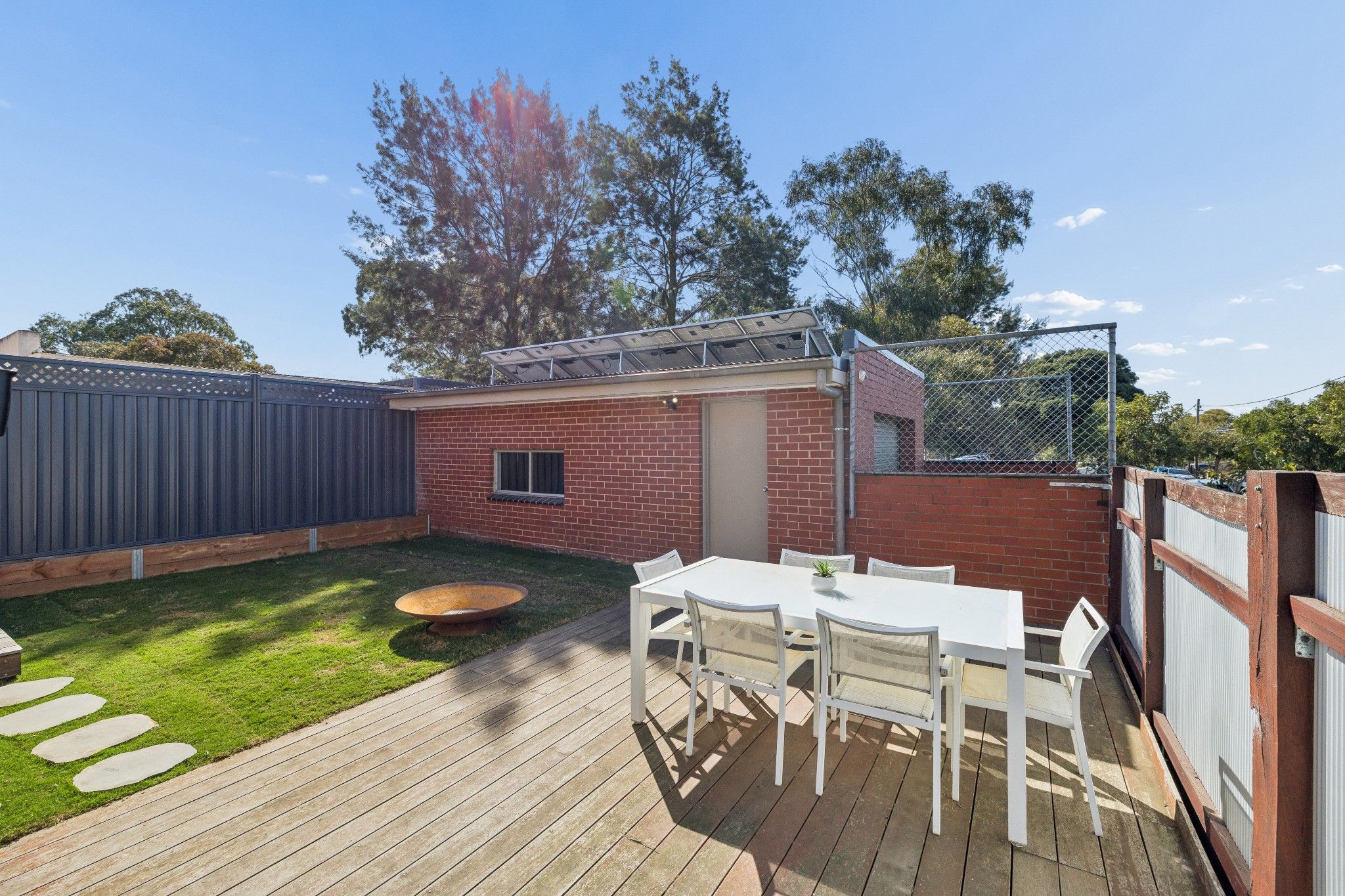198 Raglan Street — photo 9 of 14