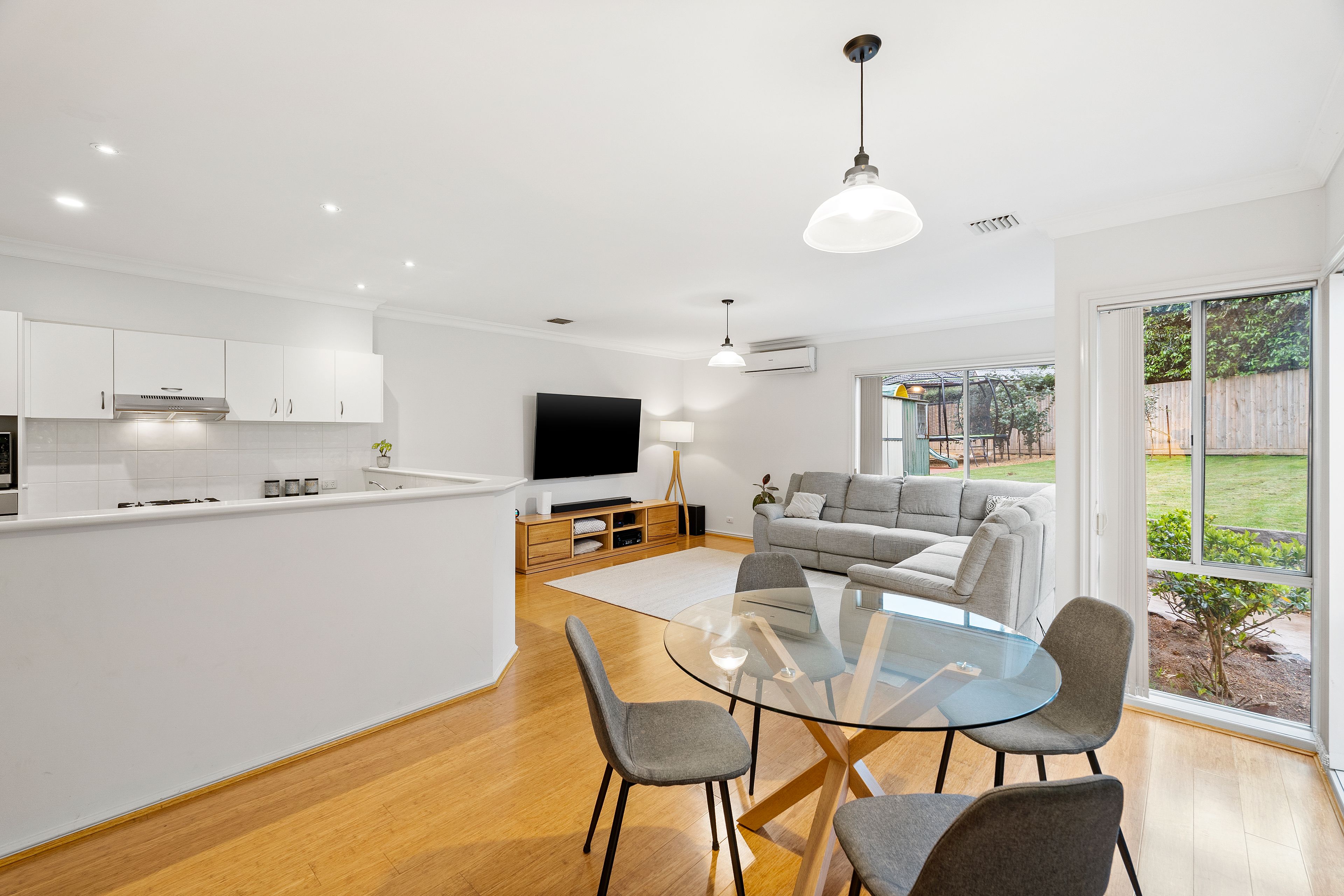 8 Festival Place, The Basin, VIC 3154