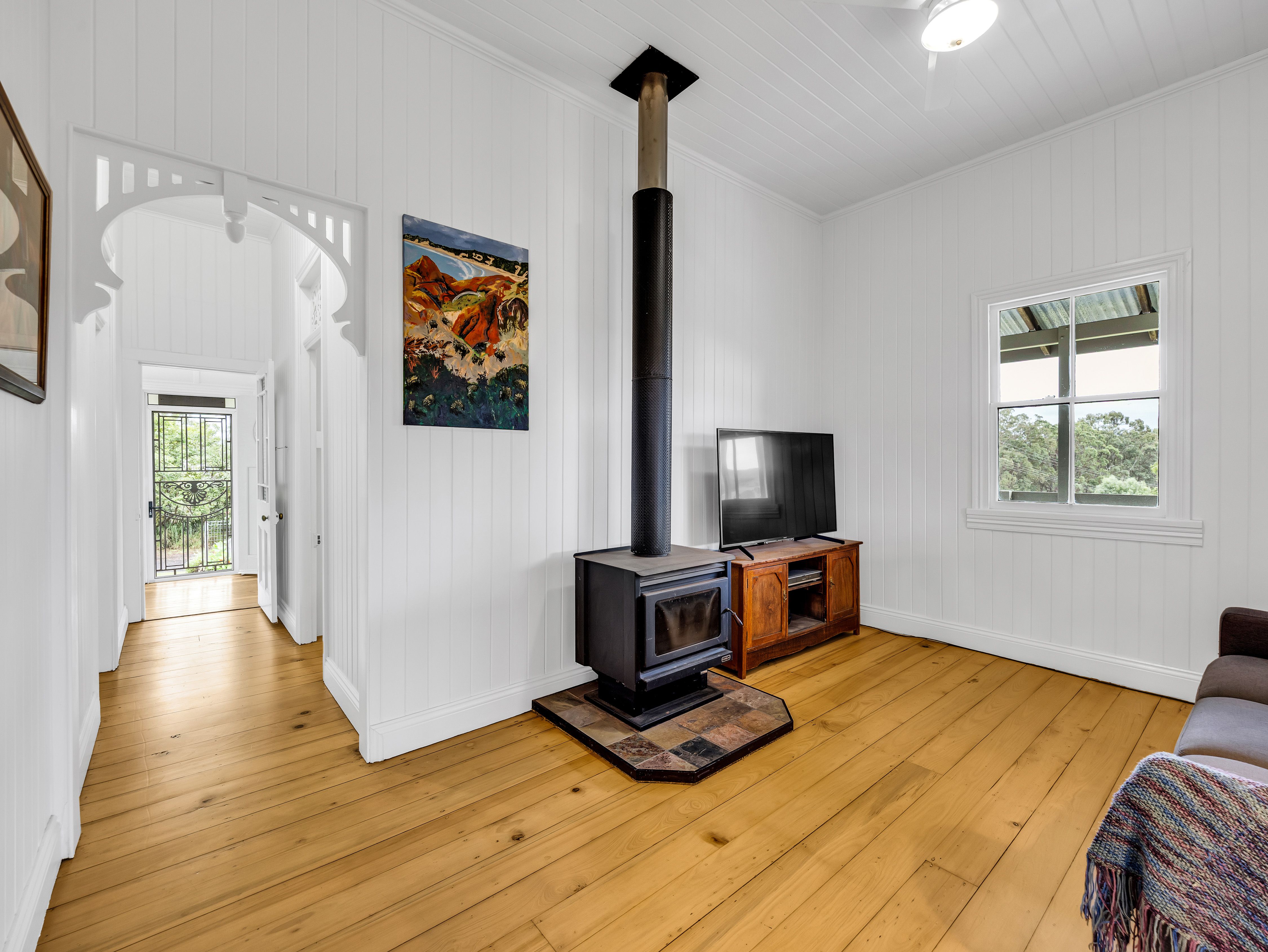 'Roseland' - A Timeless Country Retreat with Dual Living & Endless Possibilities — photo 10 of 30