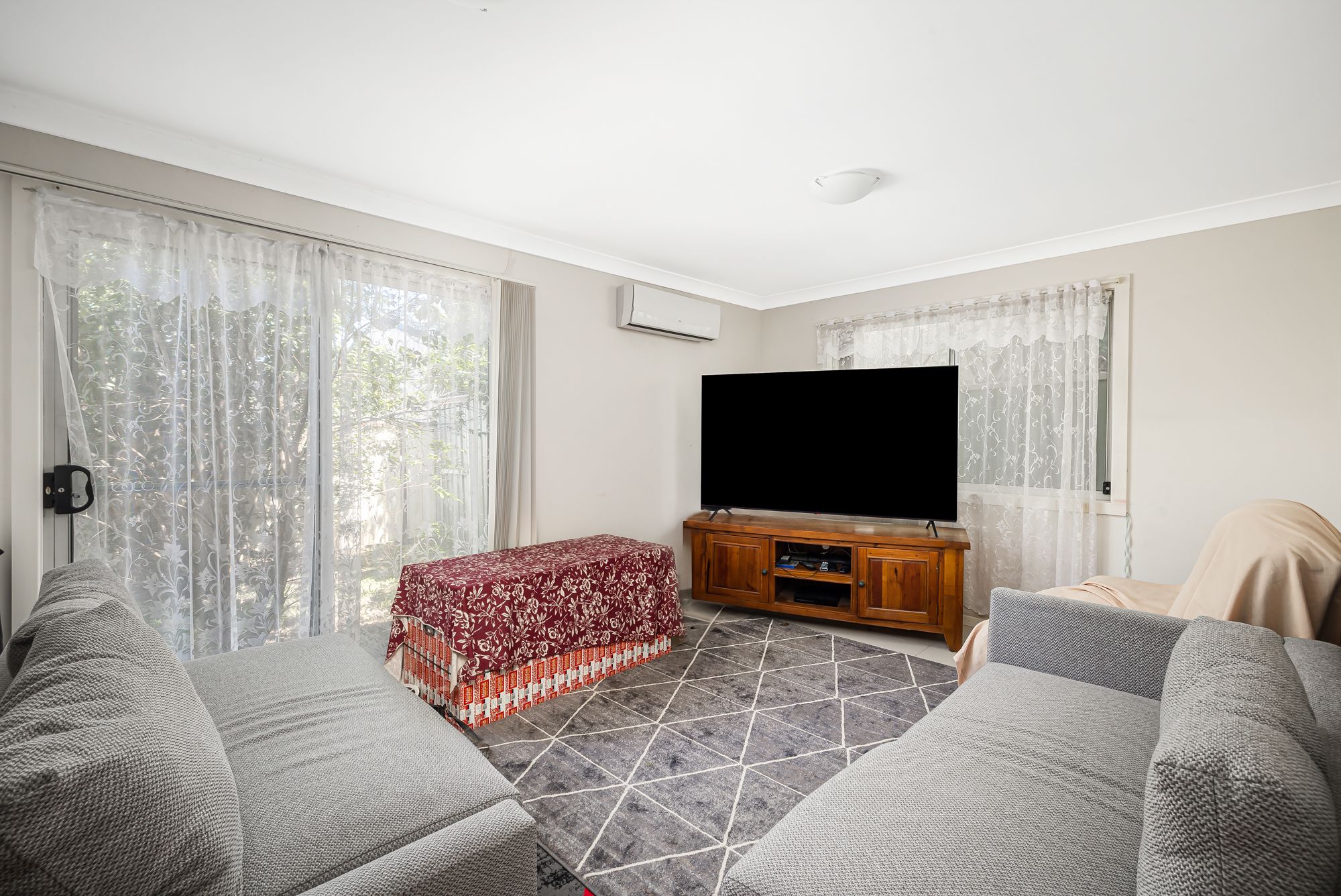 76 & 76a Neriba Crescent, Whalan, NSW 2770