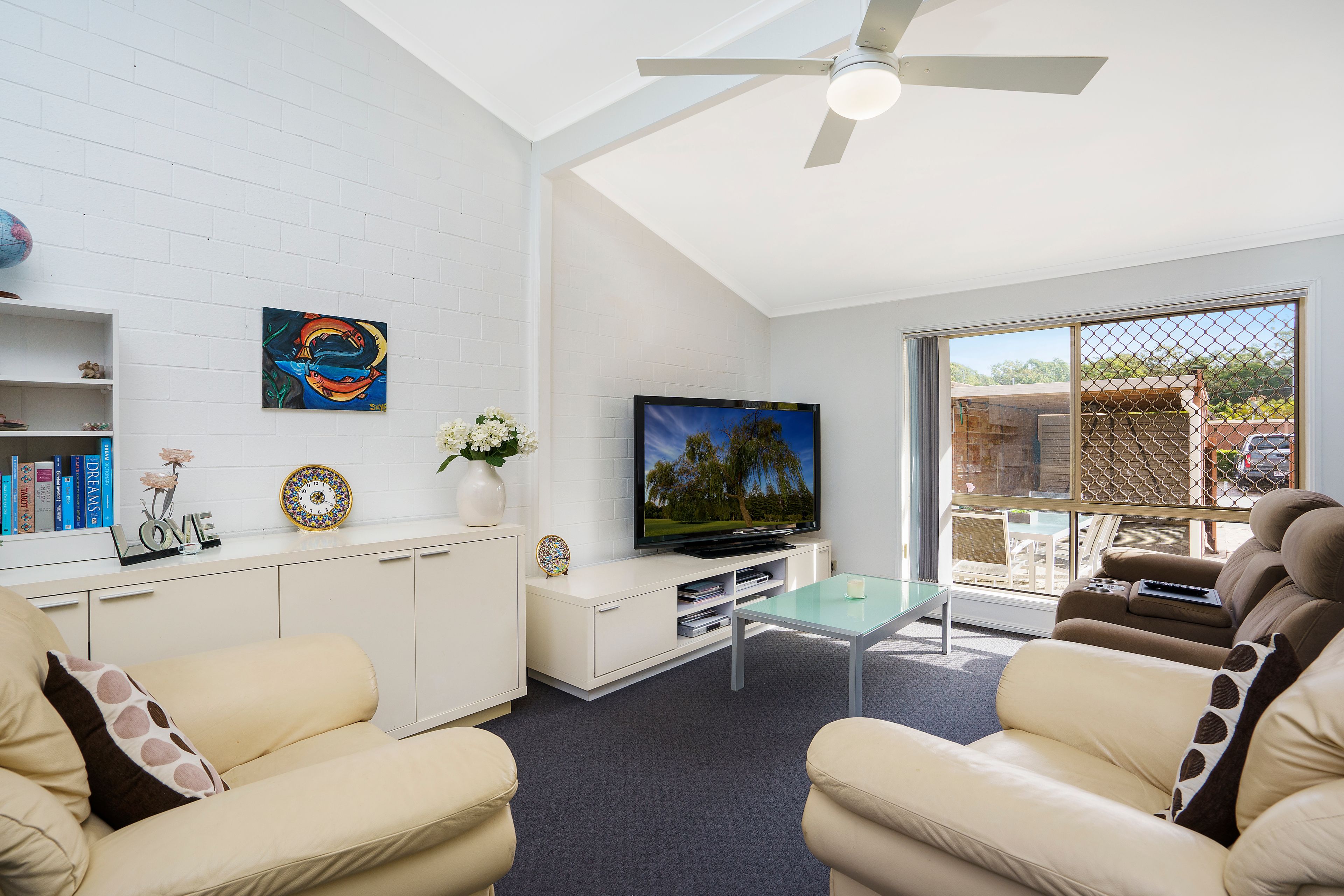 81 Olsen Avenue, Labrador QLD 4215