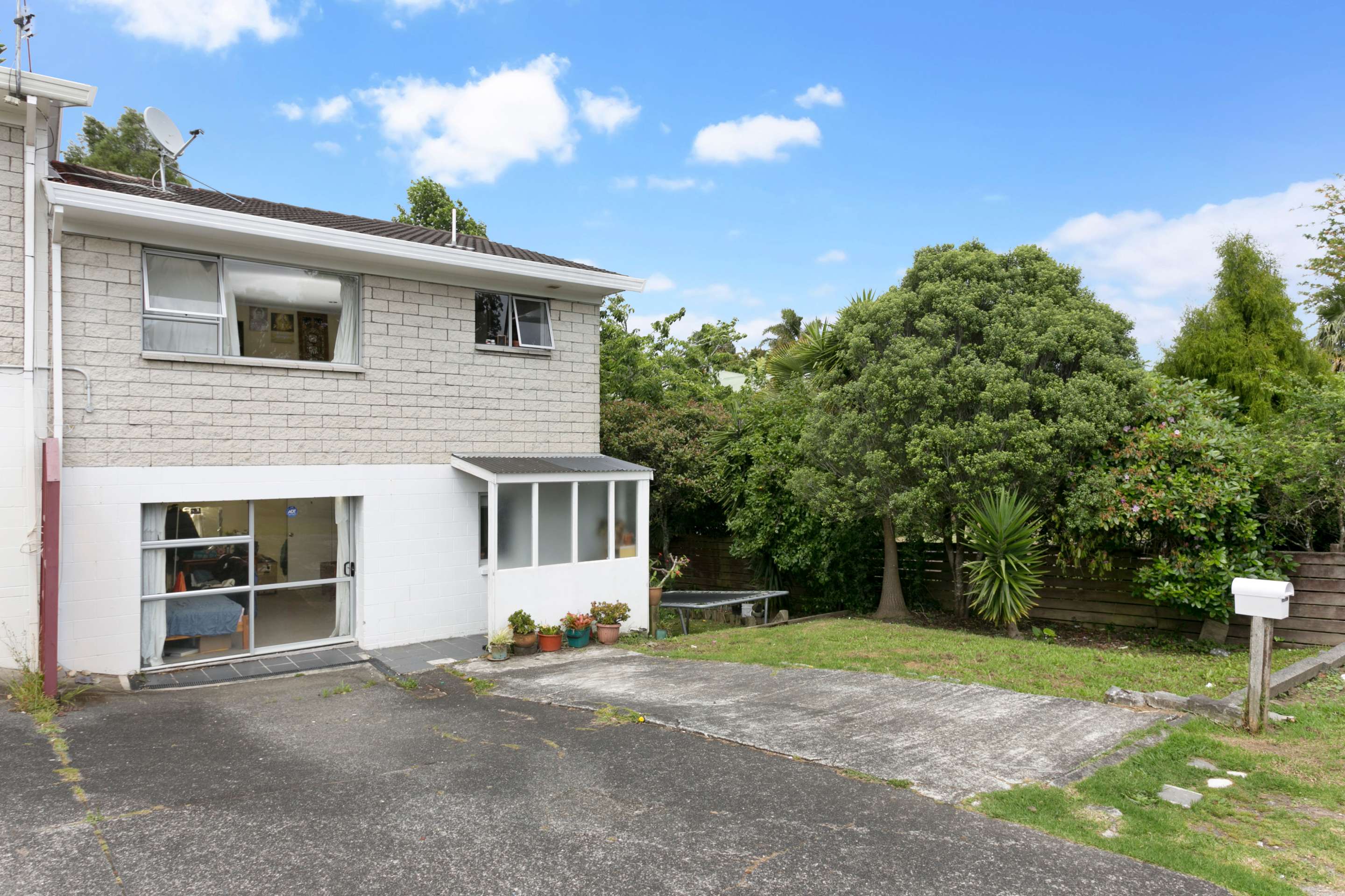 2/10 Woodvale Road, Glen Eden, Waitakere City Real Estate Ray White