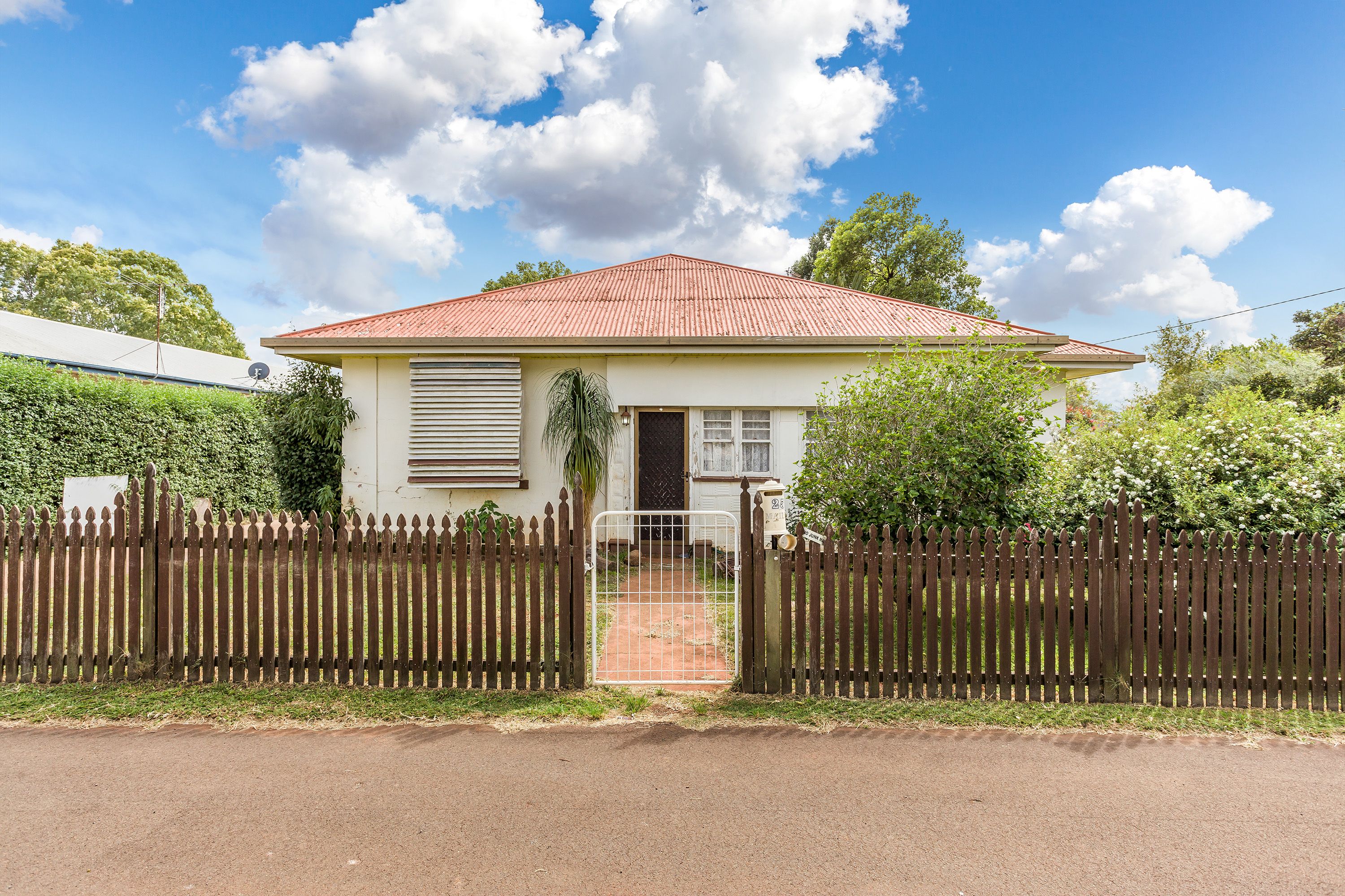 25 Buckland Street, Harristown, QLD 4350