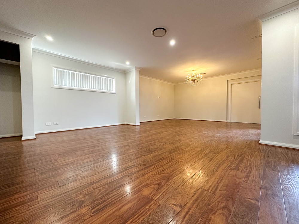 37 Tengala Drive, JORDAN SPRINGS, NSW 2747
