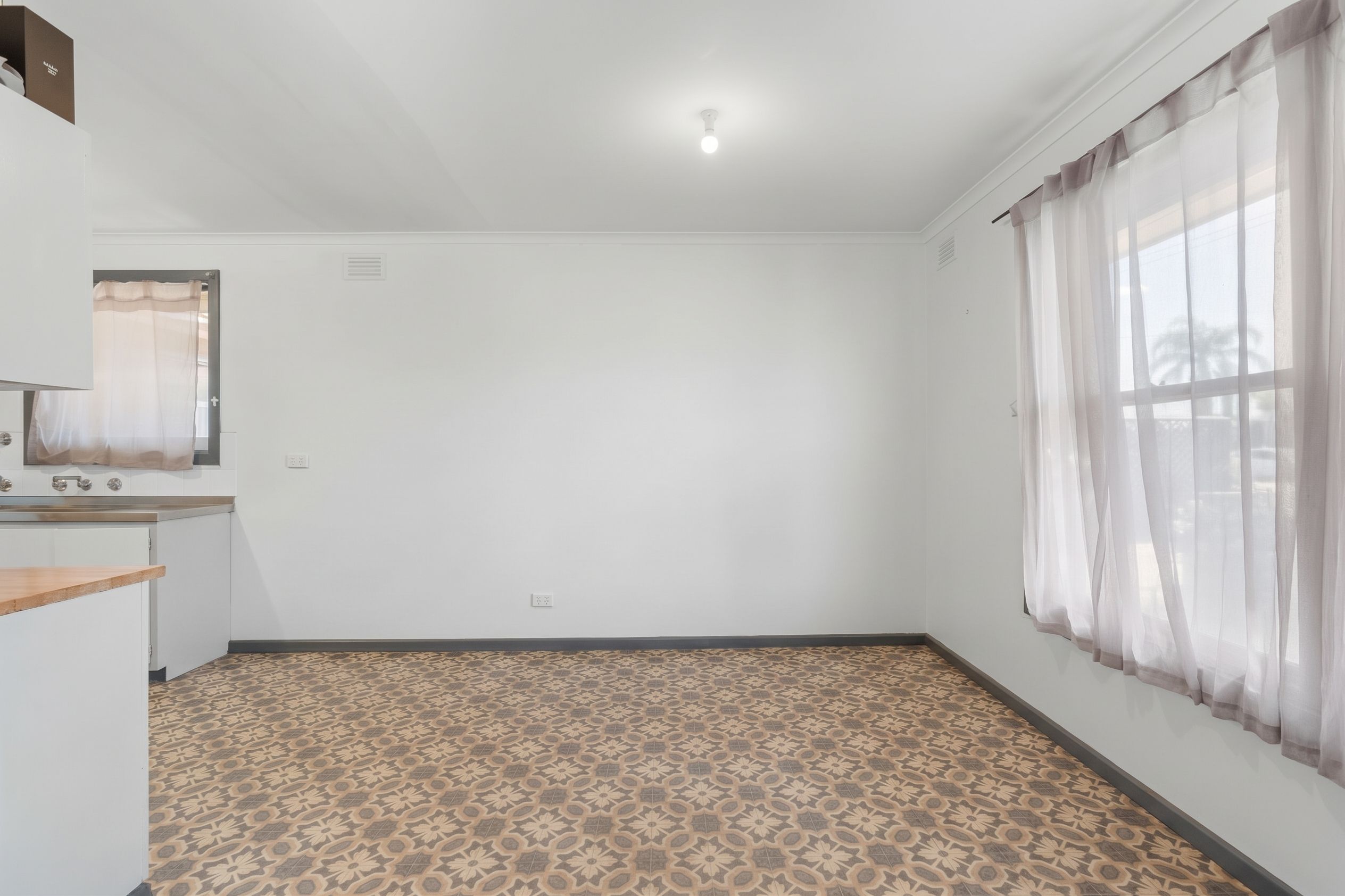 12 Homburg Drive — photo 5 of 10