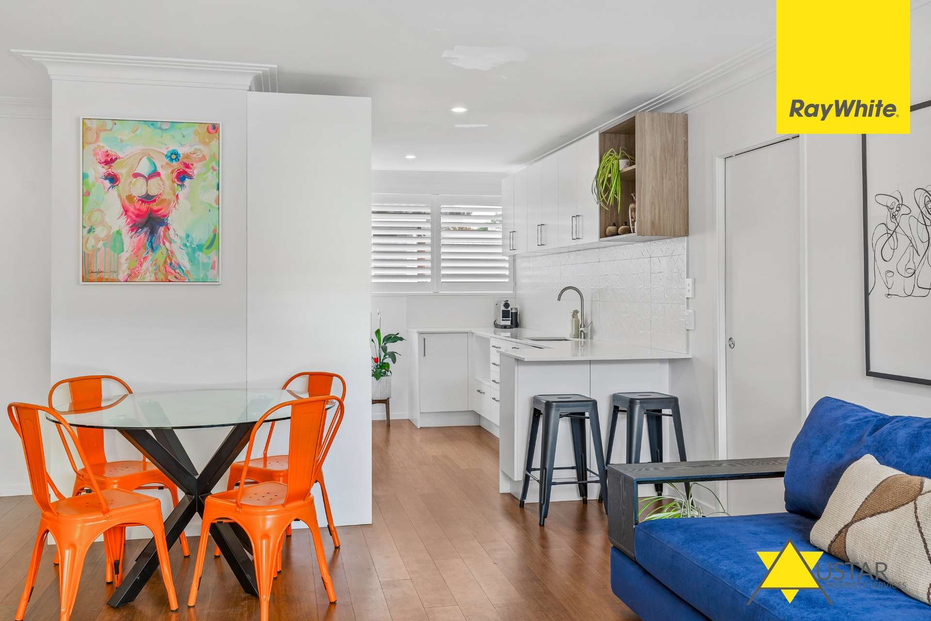 2/126 Astley Avenue photo 5