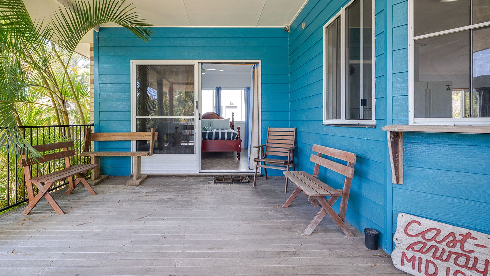 19 Captain Cook Drive — photo 4 of 28