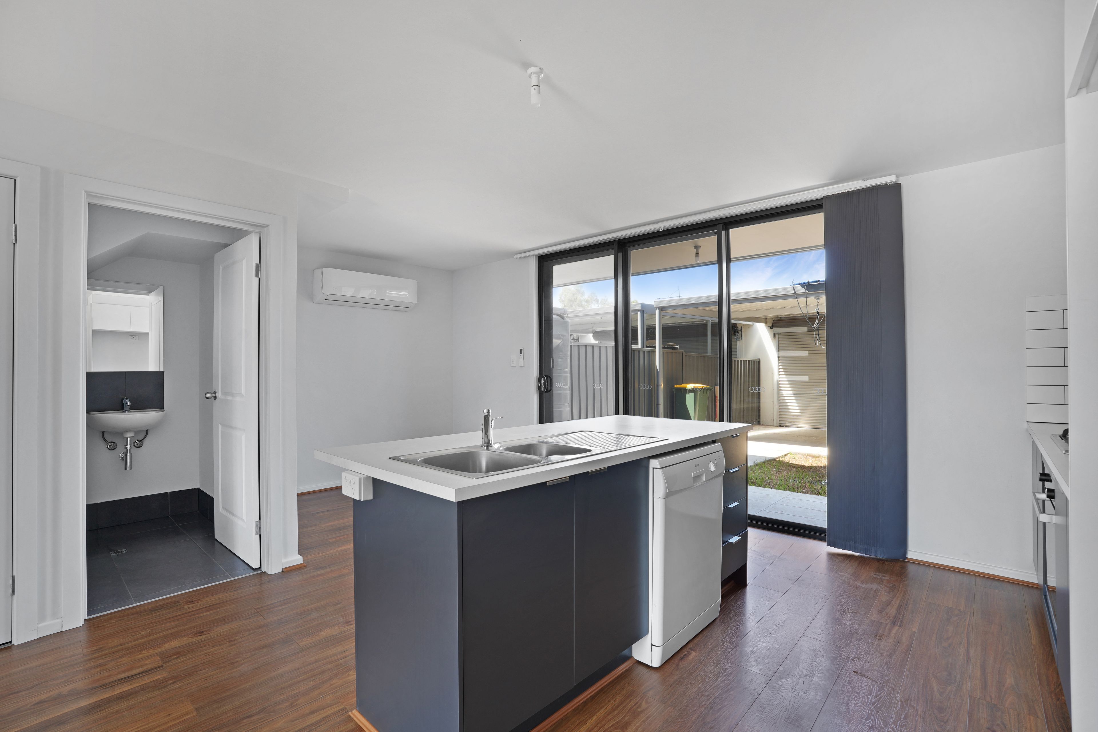 274A Peachey Road — photo 3 of 8