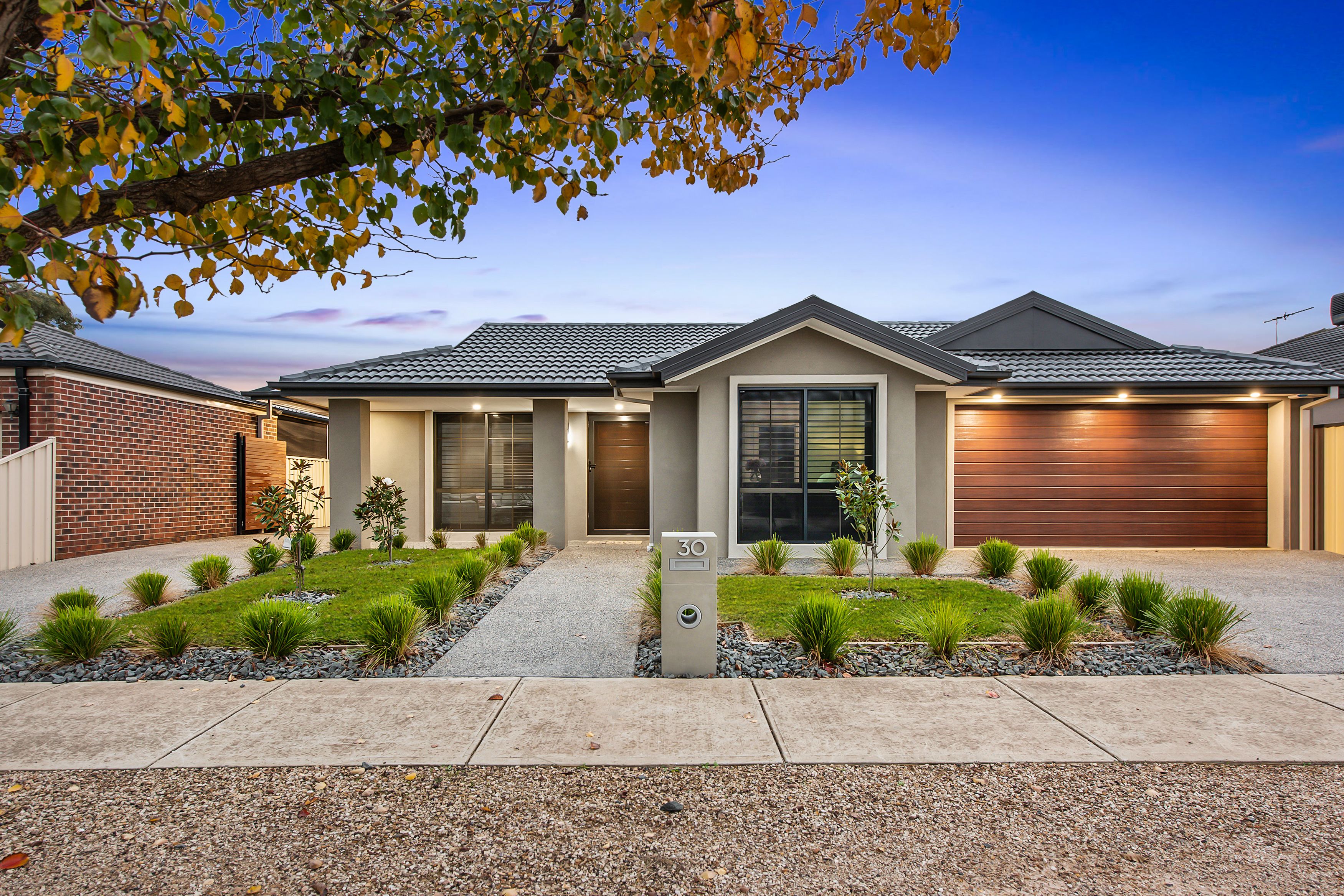 30 Jacaranda Drive, Taylors Hill VIC 3037