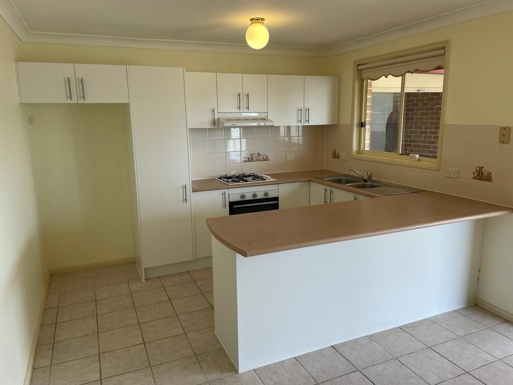 8 Coco Drive, Glenmore Park, NSW 2745