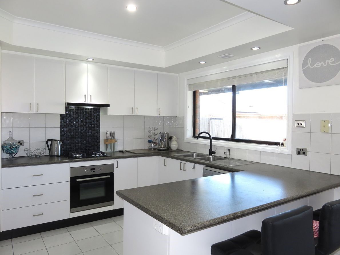 8 Point Pleasant Way, South Morang, VIC 3752