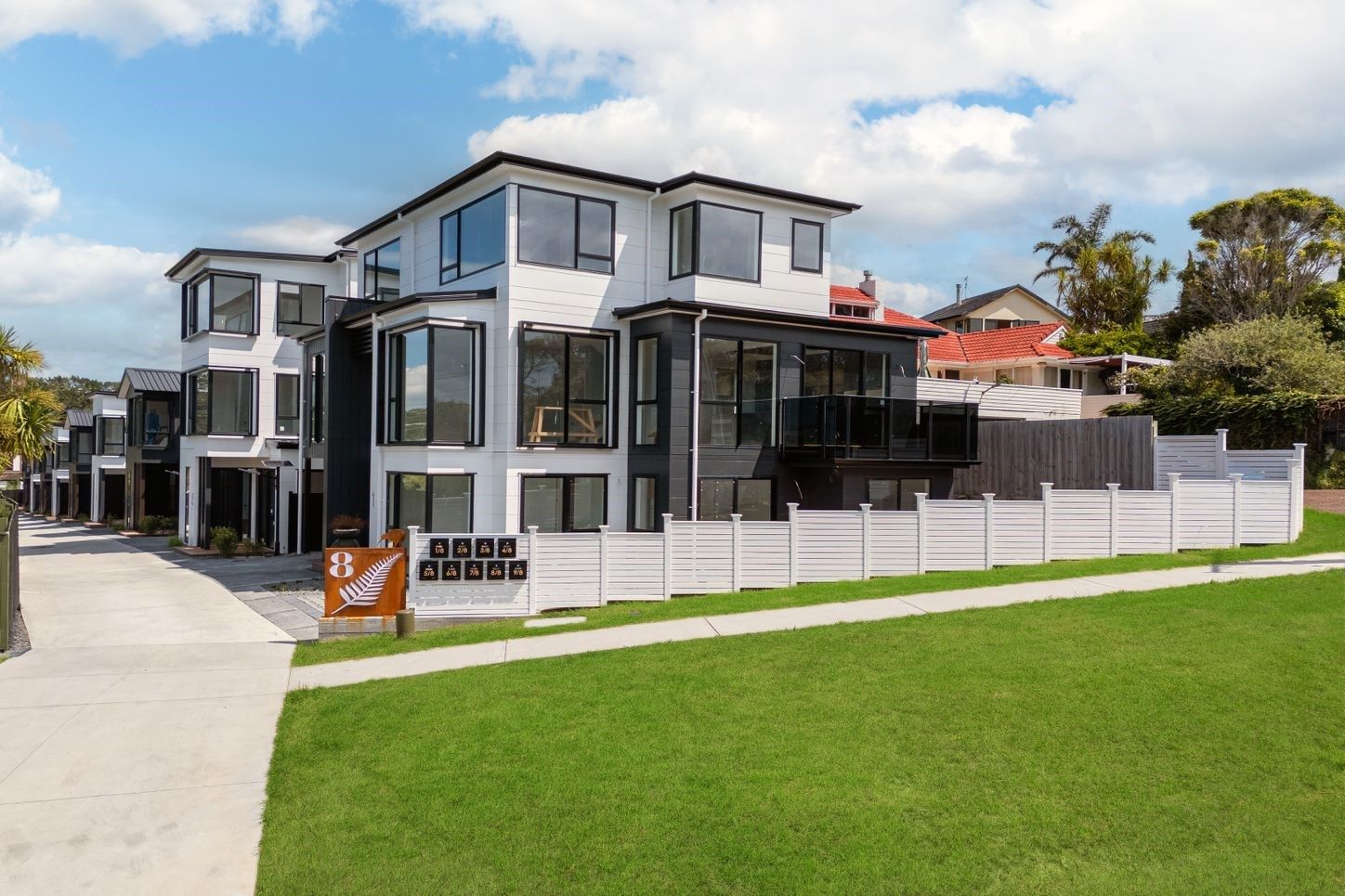 2/8 Park Rise, Campbells Bay, North Shore City