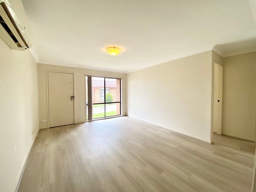8/3-5 First Avenue, Macquarie Fields, NSW 2564